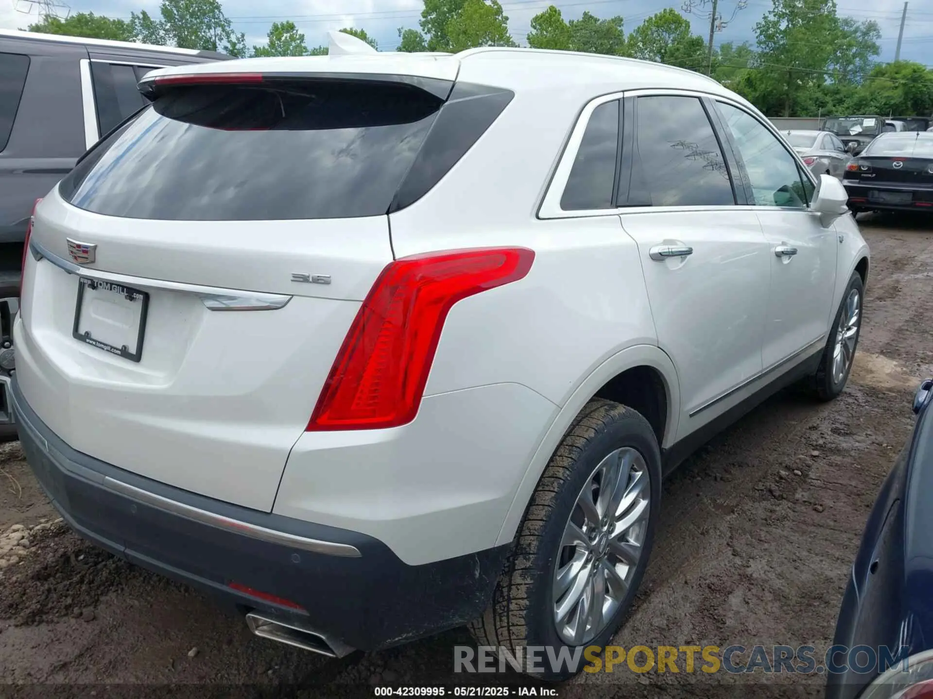 4 Photograph of a damaged car 1GYKNCRS5KZ102659 CADILLAC XT5 2019