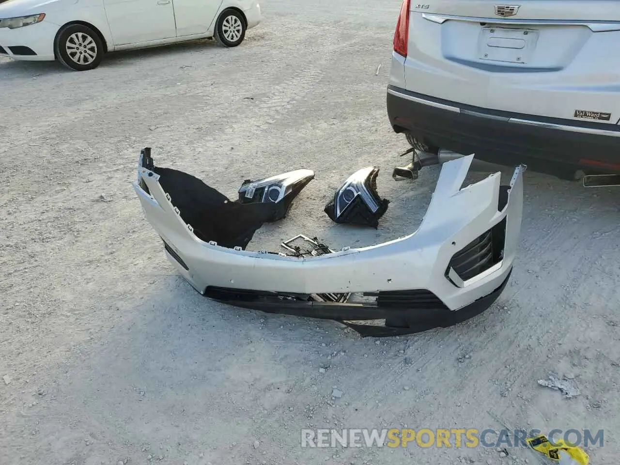 14 Photograph of a damaged car 1GYKNCRS5KZ203295 CADILLAC XT5 2019