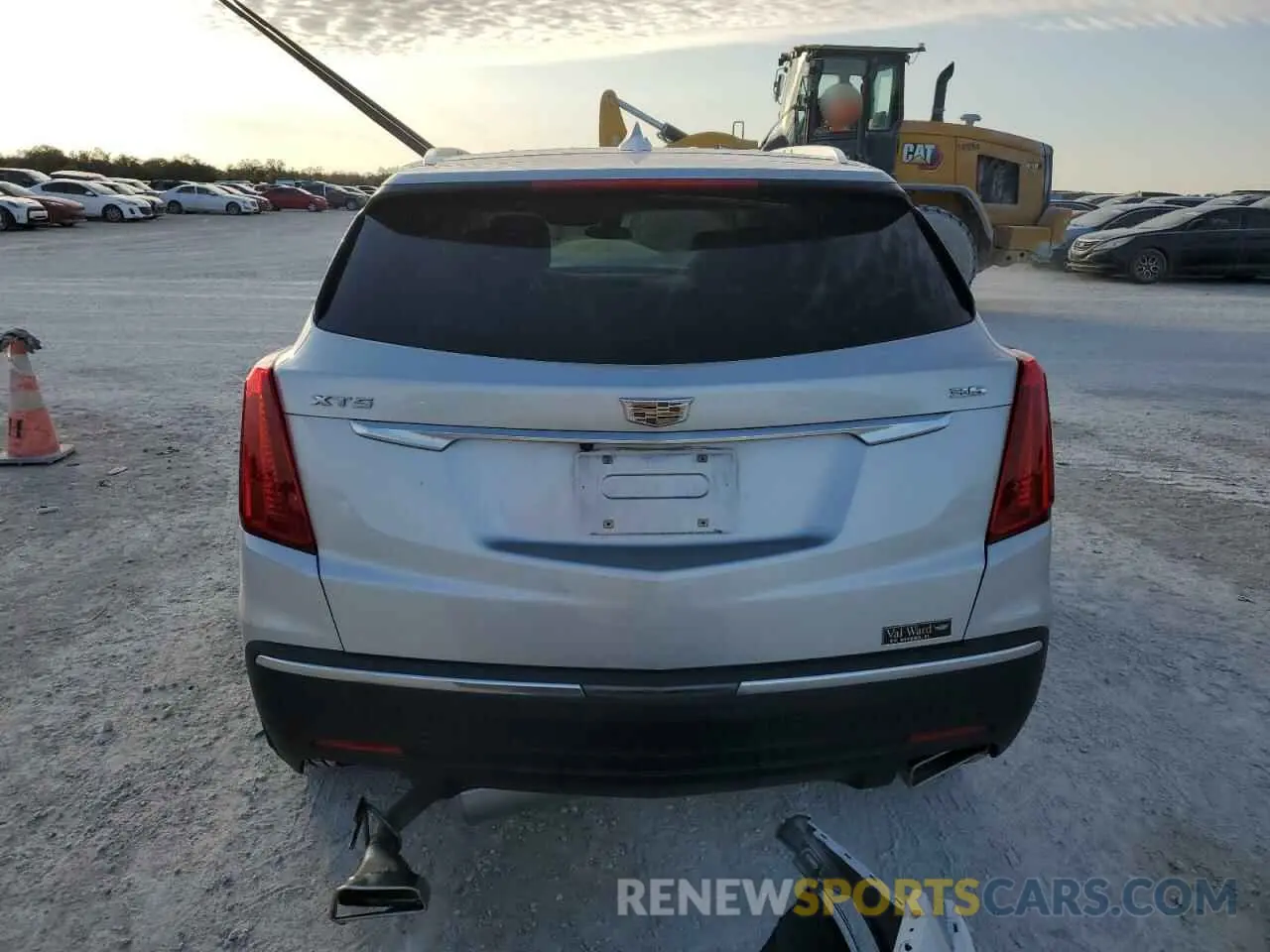 6 Photograph of a damaged car 1GYKNCRS5KZ203295 CADILLAC XT5 2019