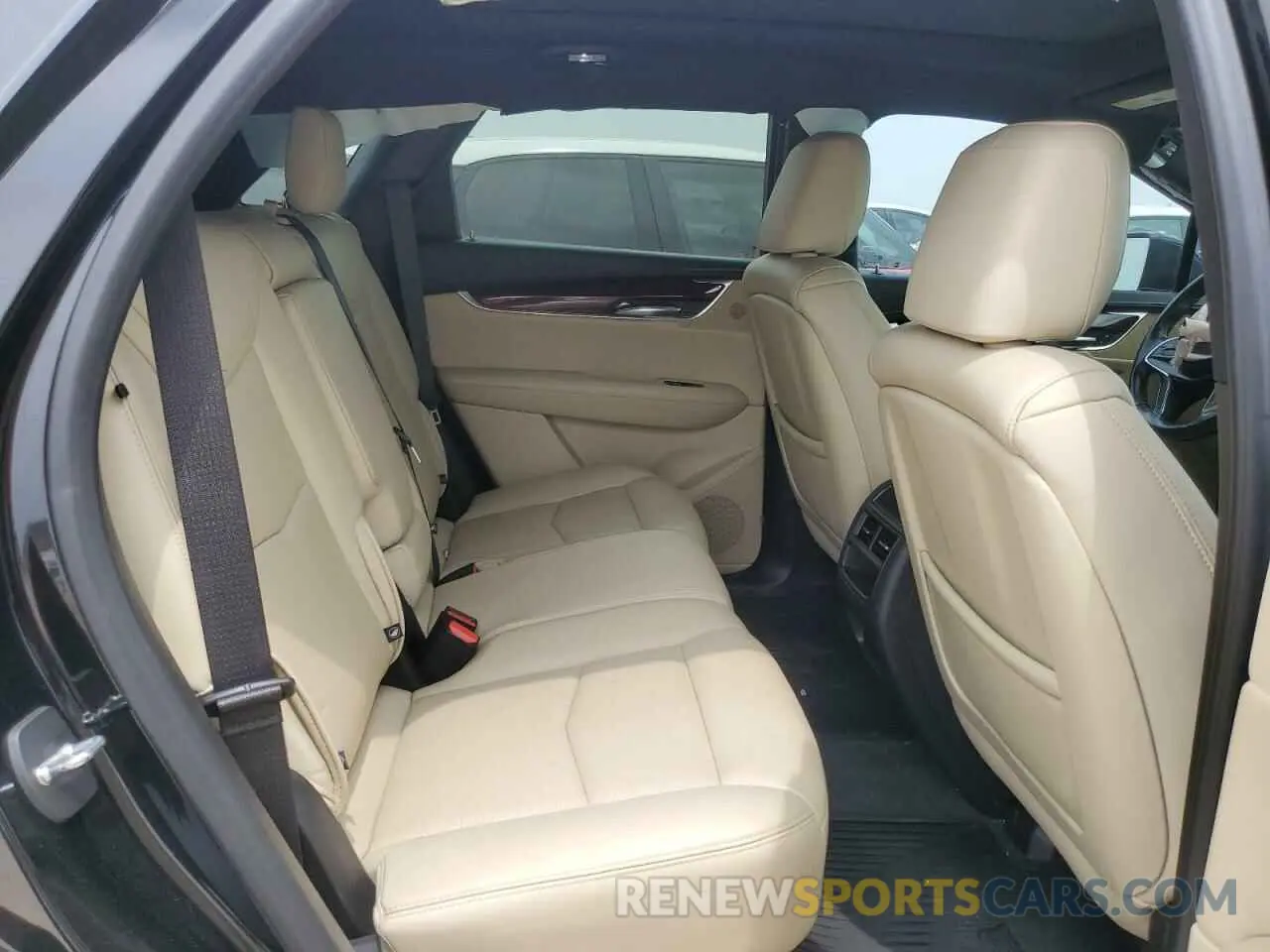 11 Photograph of a damaged car 1GYKNCRS6KZ130826 CADILLAC XT5 2019