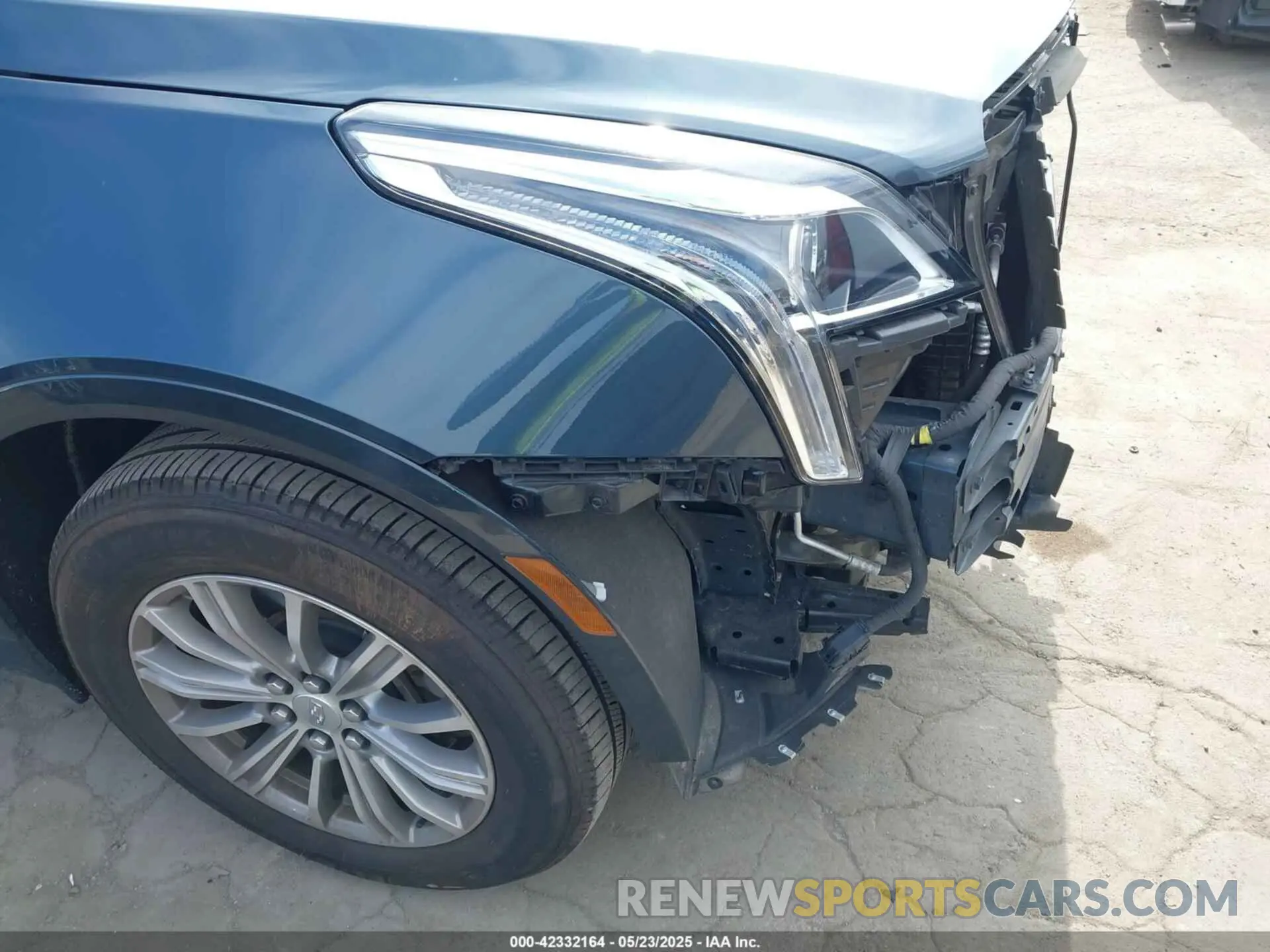 20 Photograph of a damaged car 1GYKNCRS6KZ251971 CADILLAC XT5 2019