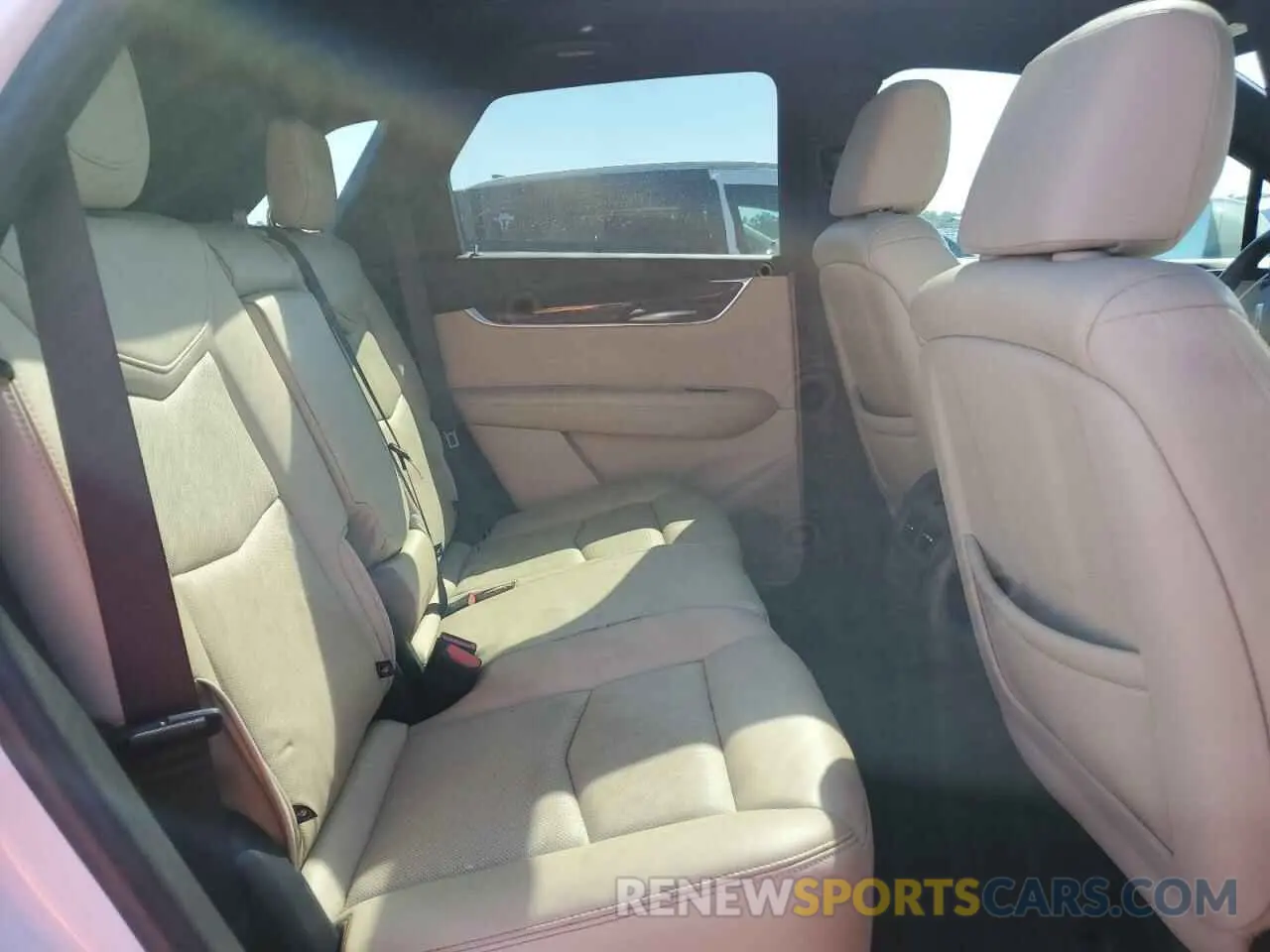11 Photograph of a damaged car 1GYKNCRS6KZ271427 CADILLAC XT5 2019