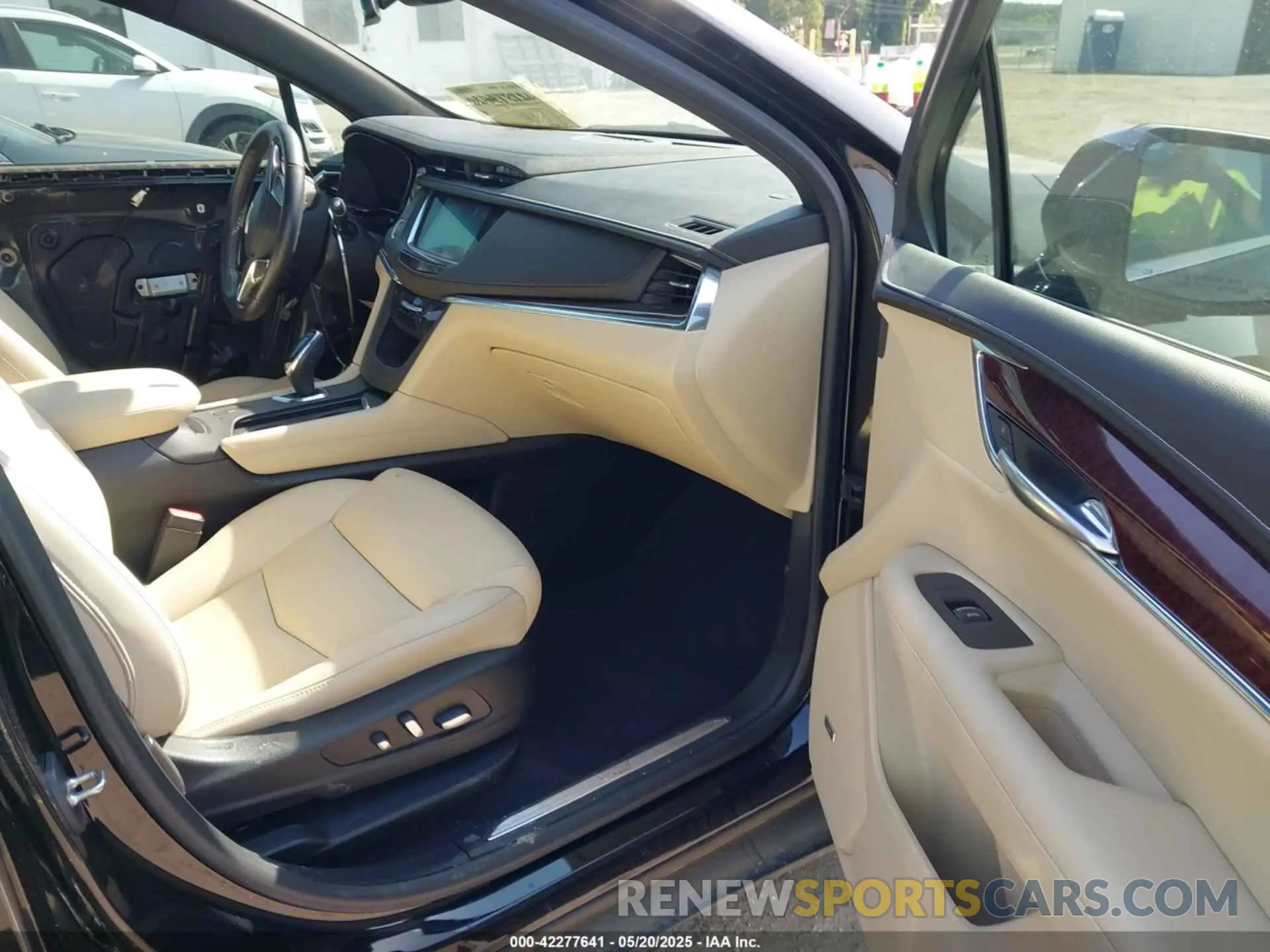 5 Photograph of a damaged car 1GYKNCRS6KZ287045 CADILLAC XT5 2019