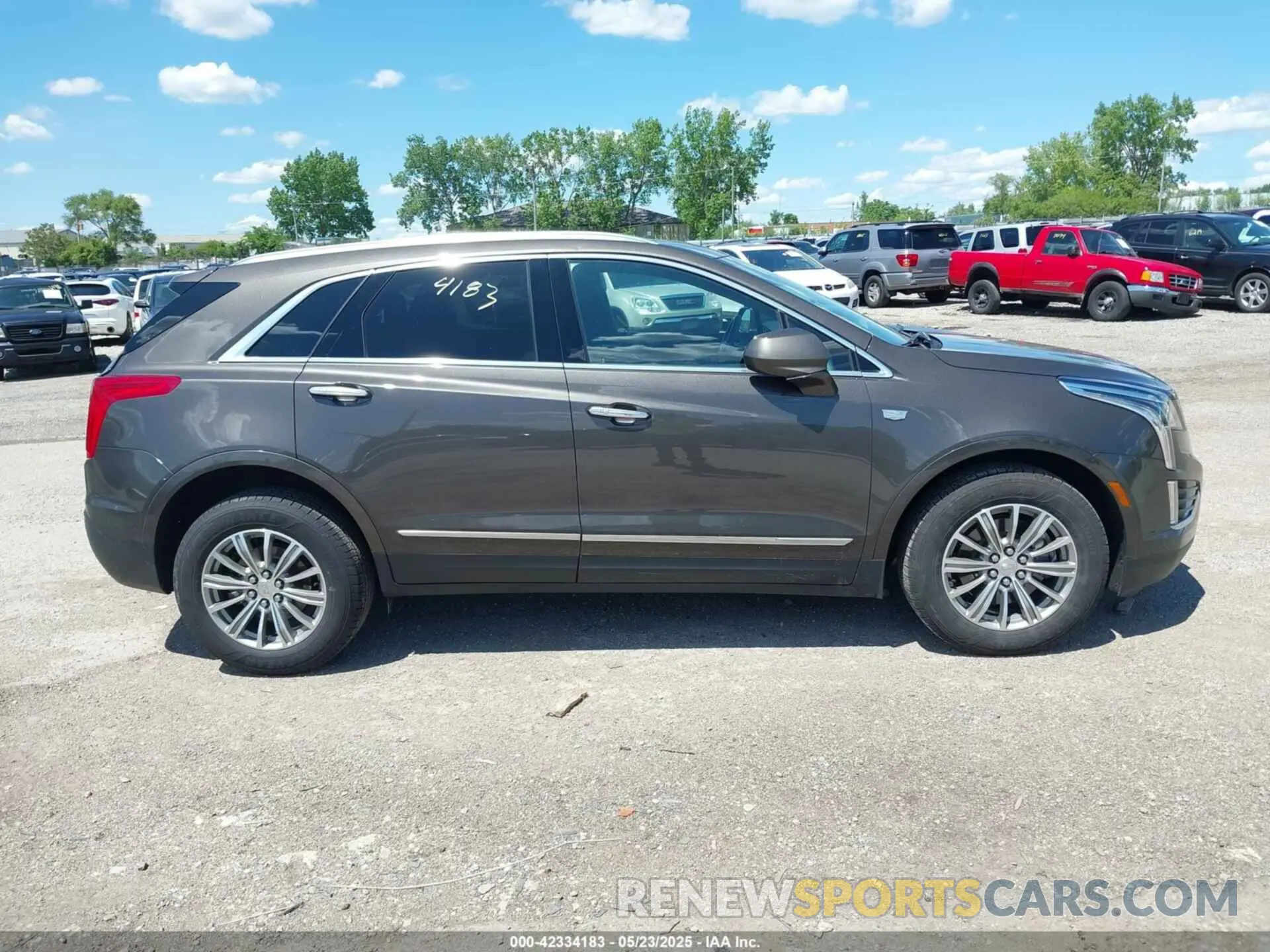 13 Photograph of a damaged car 1GYKNCRS7KZ136330 CADILLAC XT5 2019