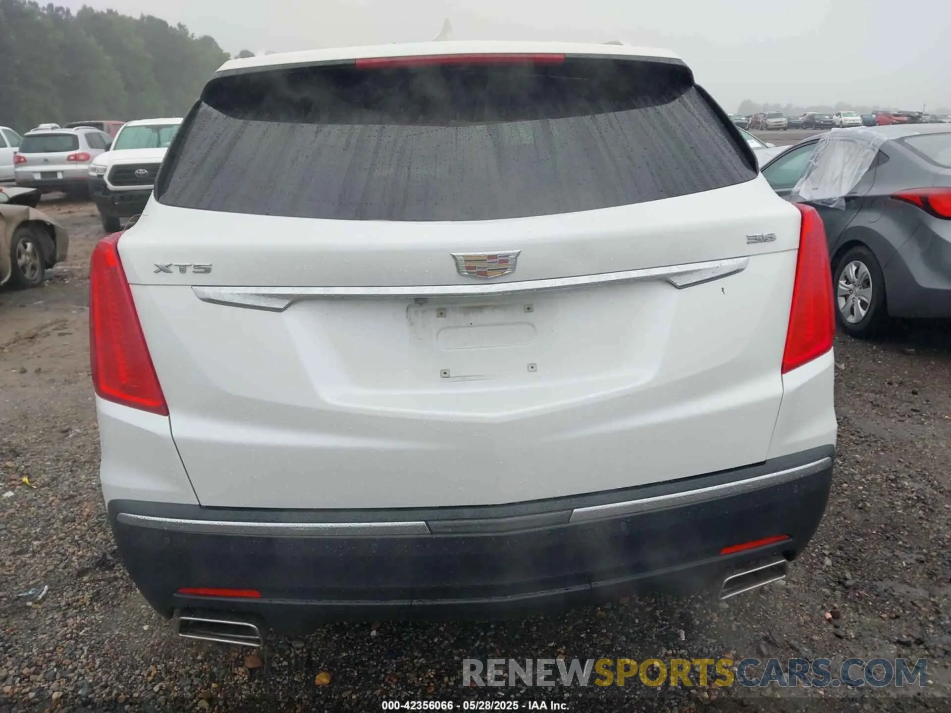 16 Photograph of a damaged car 1GYKNCRS7KZ241692 CADILLAC XT5 2019