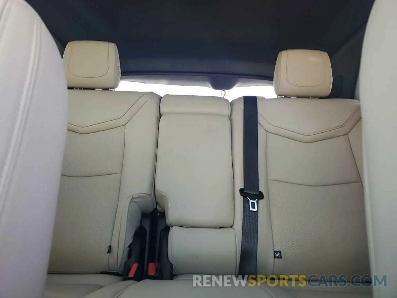 10 Photograph of a damaged car 1GYKNCRS7KZ246052 CADILLAC XT5 2019