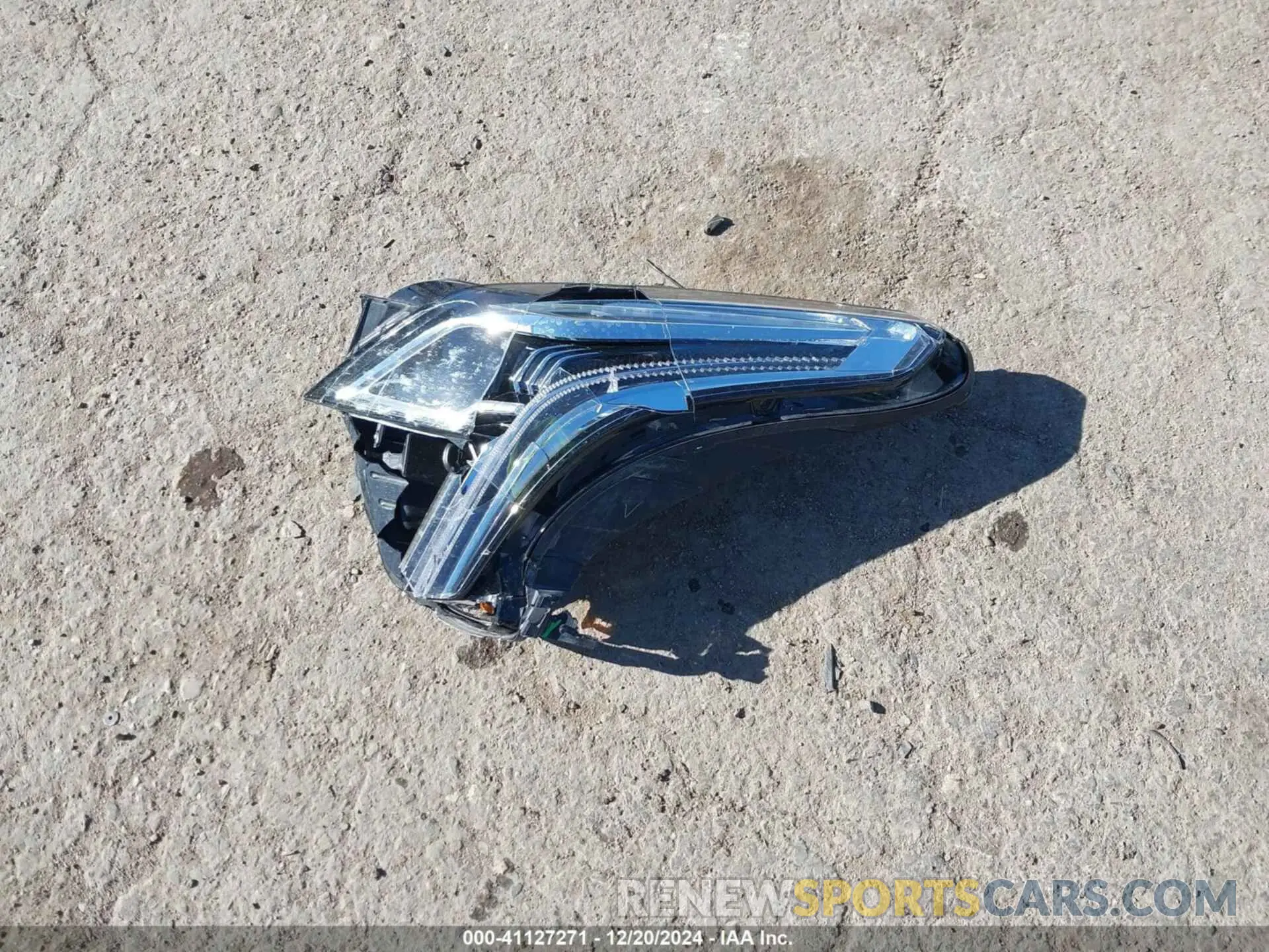 12 Photograph of a damaged car 1GYKNCRS8KZ102381 CADILLAC XT5 2019