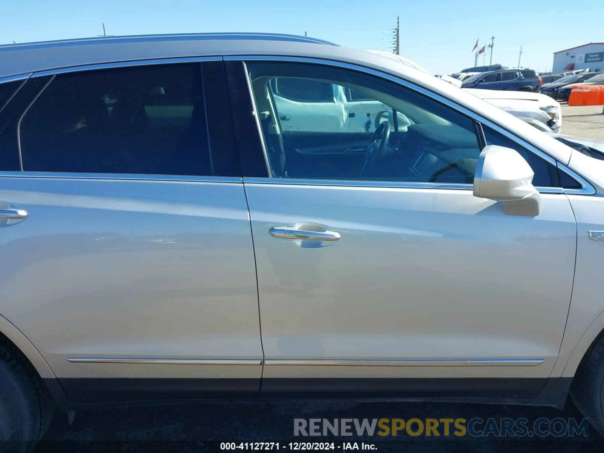 14 Photograph of a damaged car 1GYKNCRS8KZ102381 CADILLAC XT5 2019