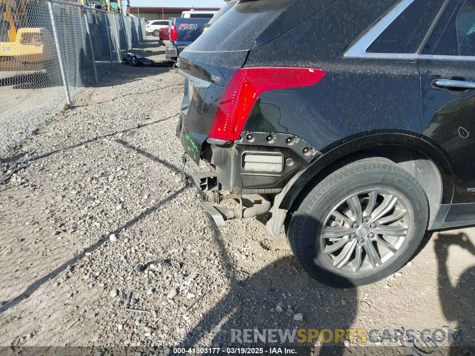 21 Photograph of a damaged car 1GYKNCRS8KZ174648 CADILLAC XT5 2019