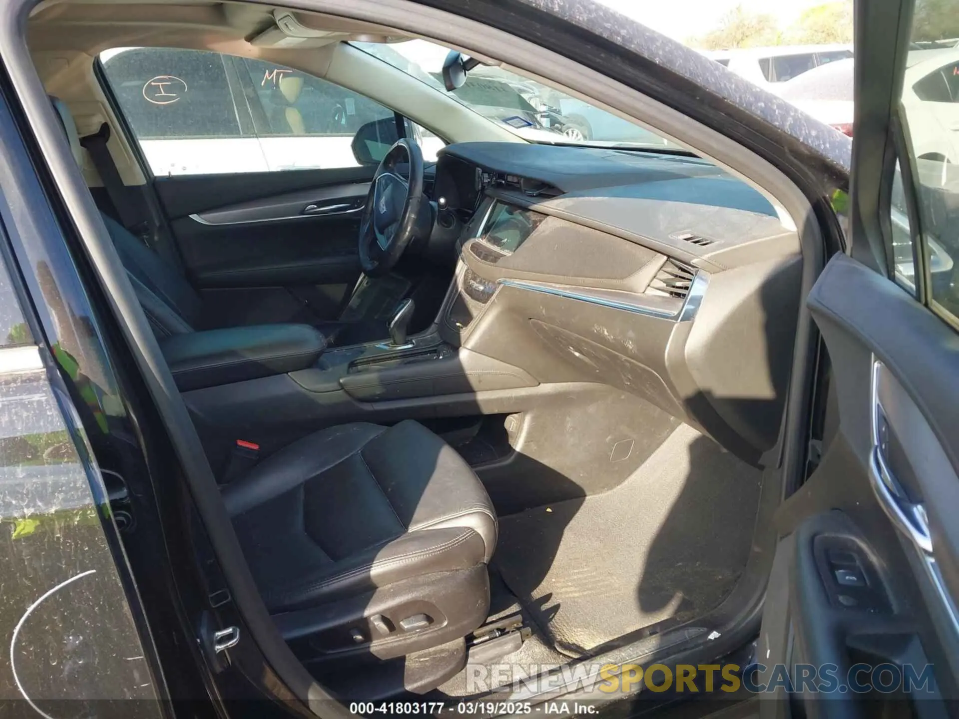 5 Photograph of a damaged car 1GYKNCRS8KZ174648 CADILLAC XT5 2019