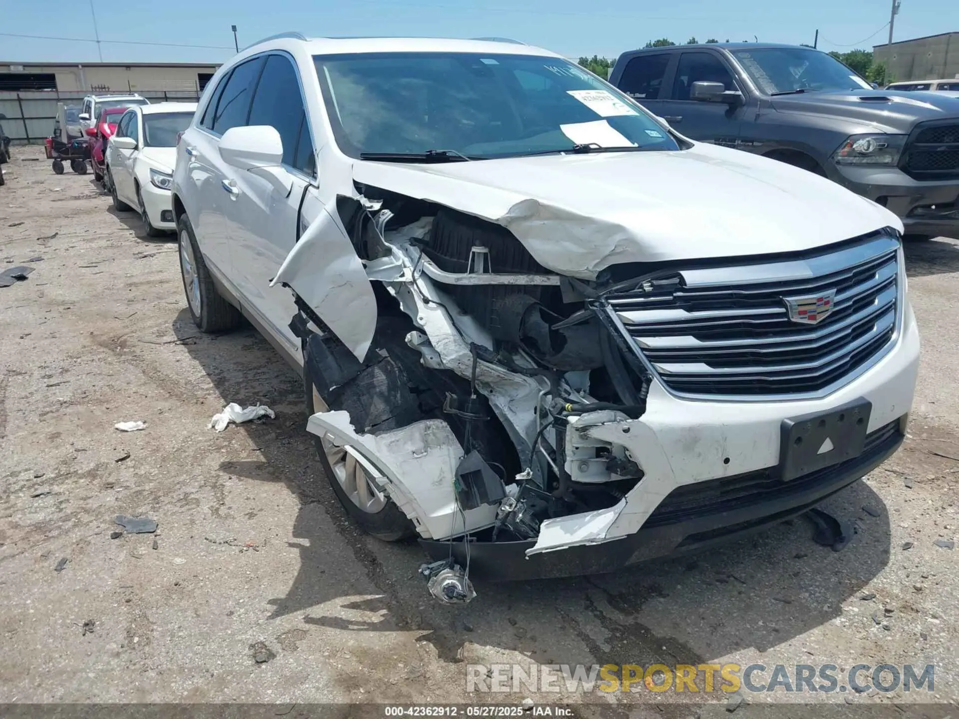 1 Photograph of a damaged car 1GYKNCRS8KZ187321 CADILLAC XT5 2019