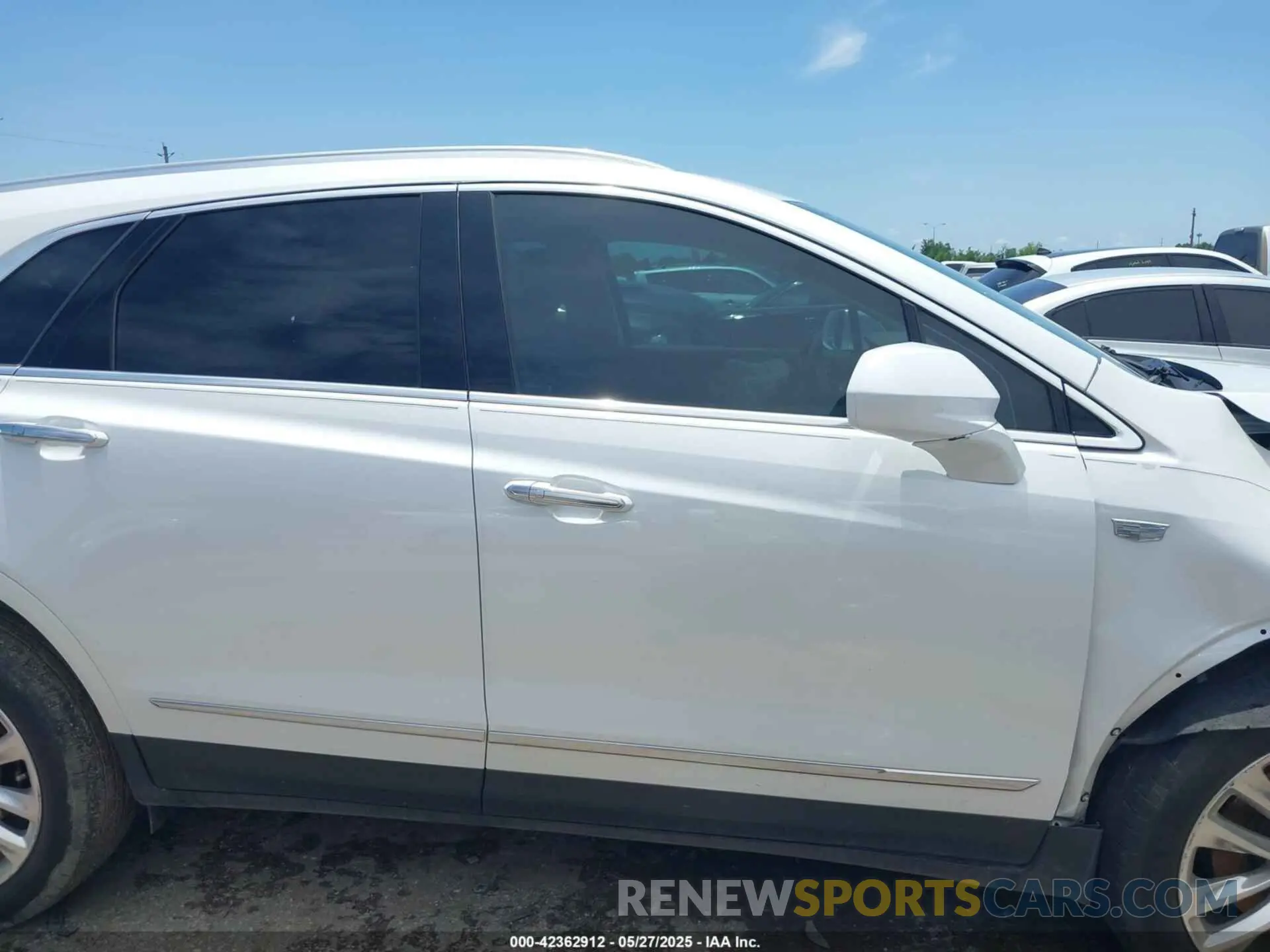 12 Photograph of a damaged car 1GYKNCRS8KZ187321 CADILLAC XT5 2019