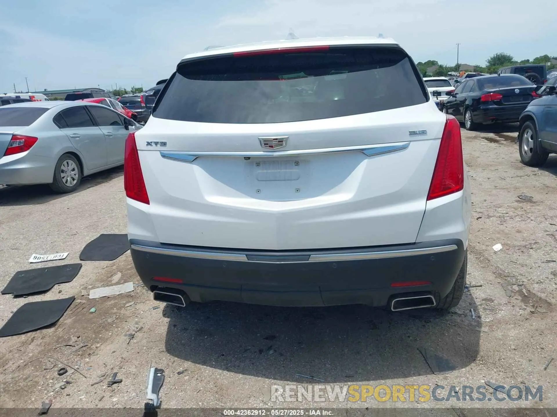 15 Photograph of a damaged car 1GYKNCRS8KZ187321 CADILLAC XT5 2019
