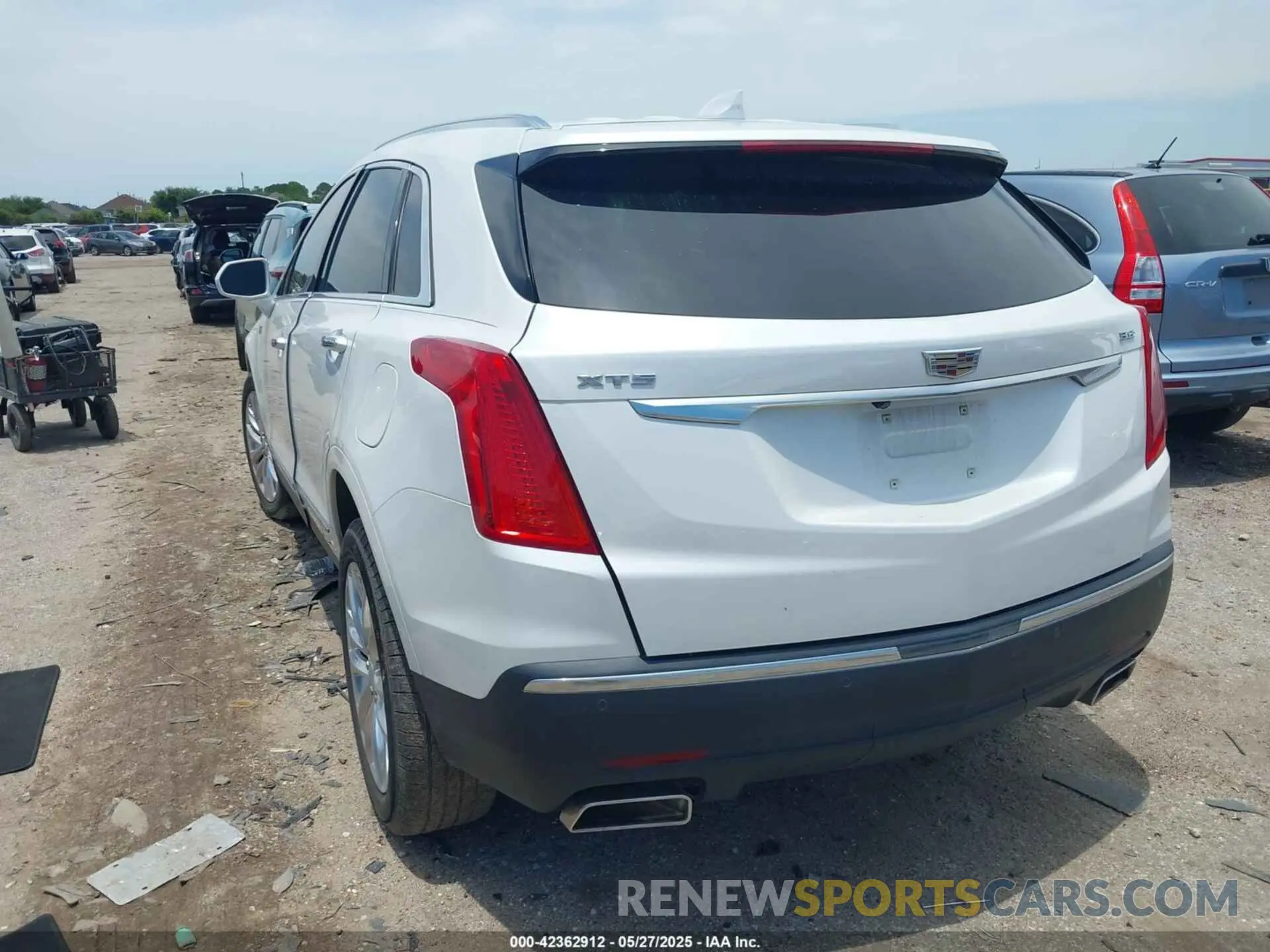 3 Photograph of a damaged car 1GYKNCRS8KZ187321 CADILLAC XT5 2019