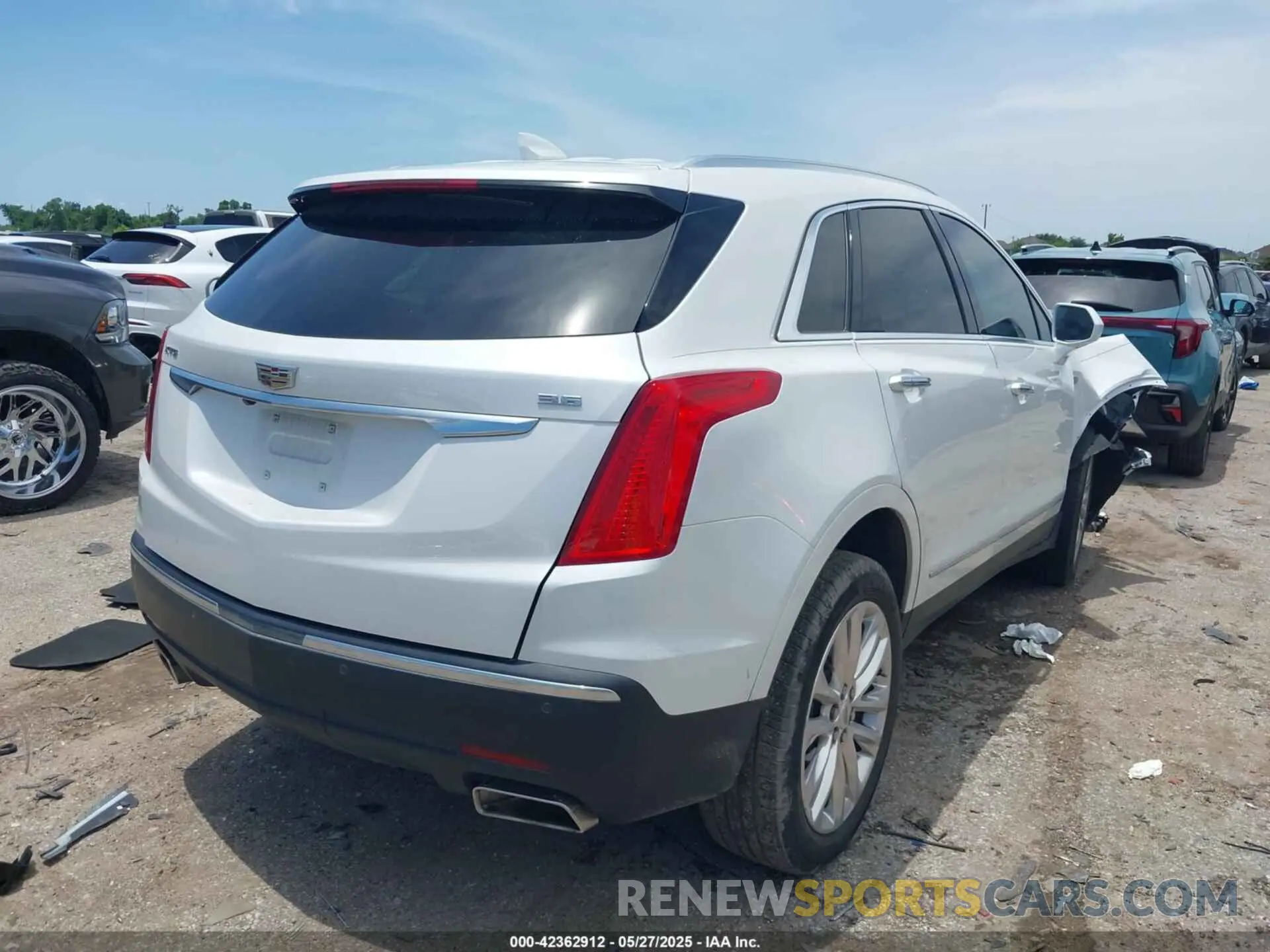 4 Photograph of a damaged car 1GYKNCRS8KZ187321 CADILLAC XT5 2019