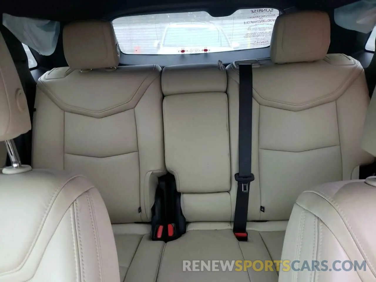 10 Photograph of a damaged car 1GYKNCRS8KZ196892 CADILLAC XT5 2019