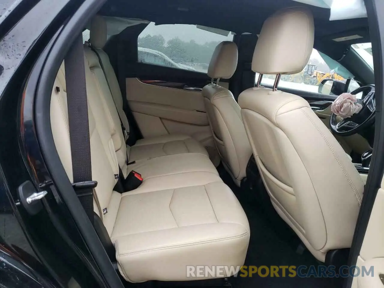 11 Photograph of a damaged car 1GYKNCRS8KZ196892 CADILLAC XT5 2019
