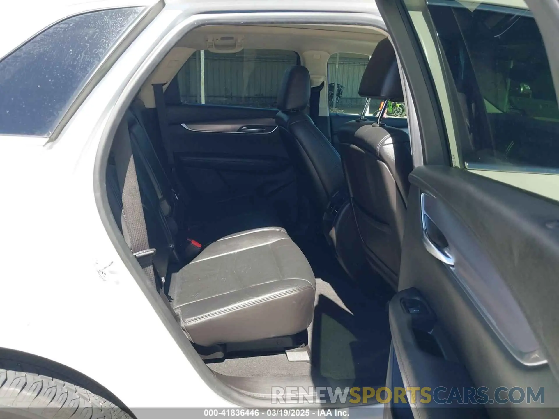 8 Photograph of a damaged car 1GYKNCRS9KZ138936 CADILLAC XT5 2019