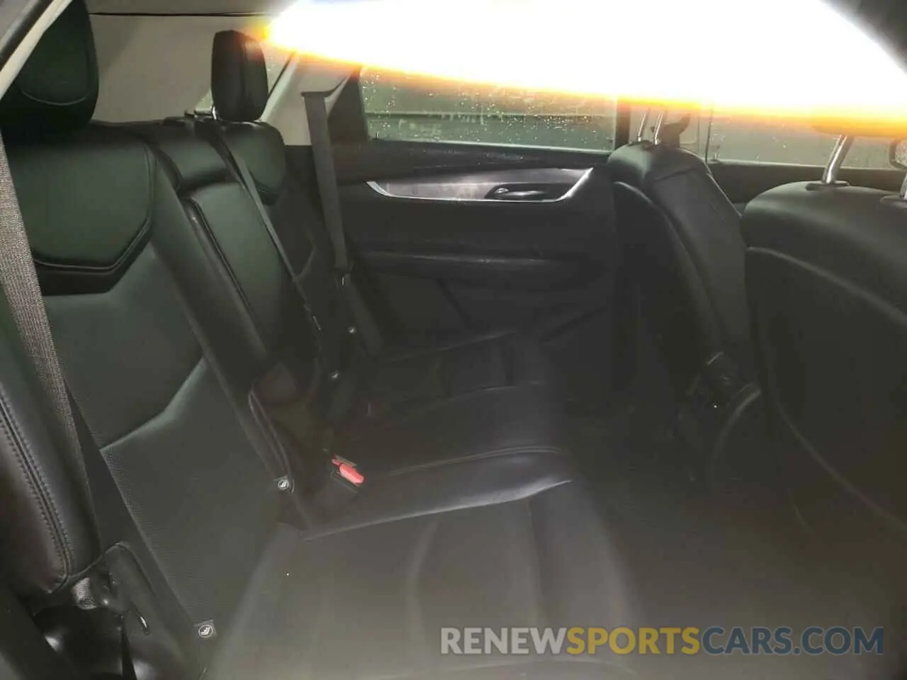 10 Photograph of a damaged car 1GYKNCRS9KZ162945 CADILLAC XT5 2019