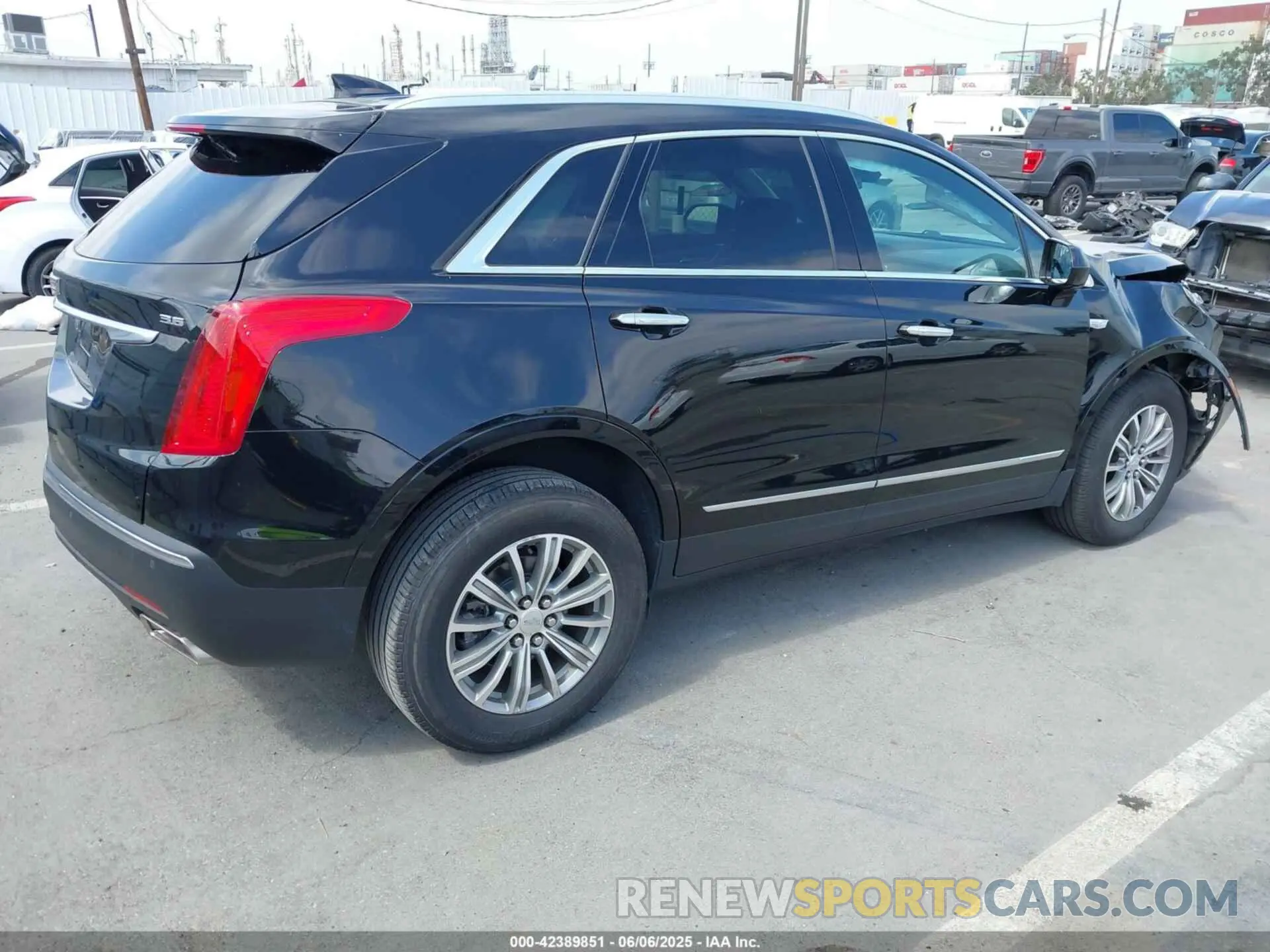 4 Photograph of a damaged car 1GYKNCRS9KZ173699 CADILLAC XT5 2019