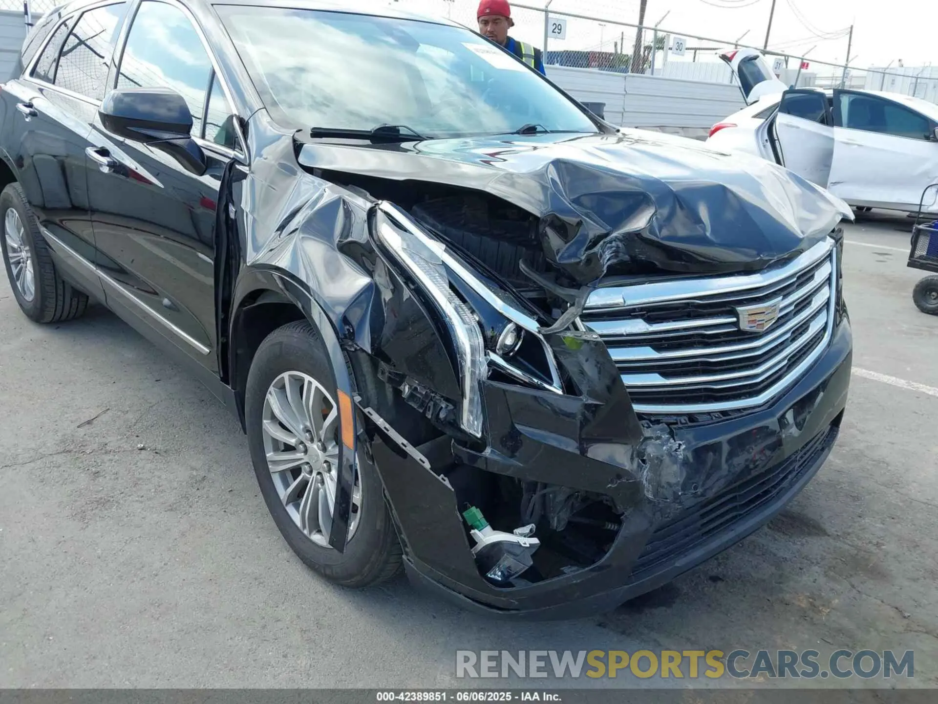 6 Photograph of a damaged car 1GYKNCRS9KZ173699 CADILLAC XT5 2019