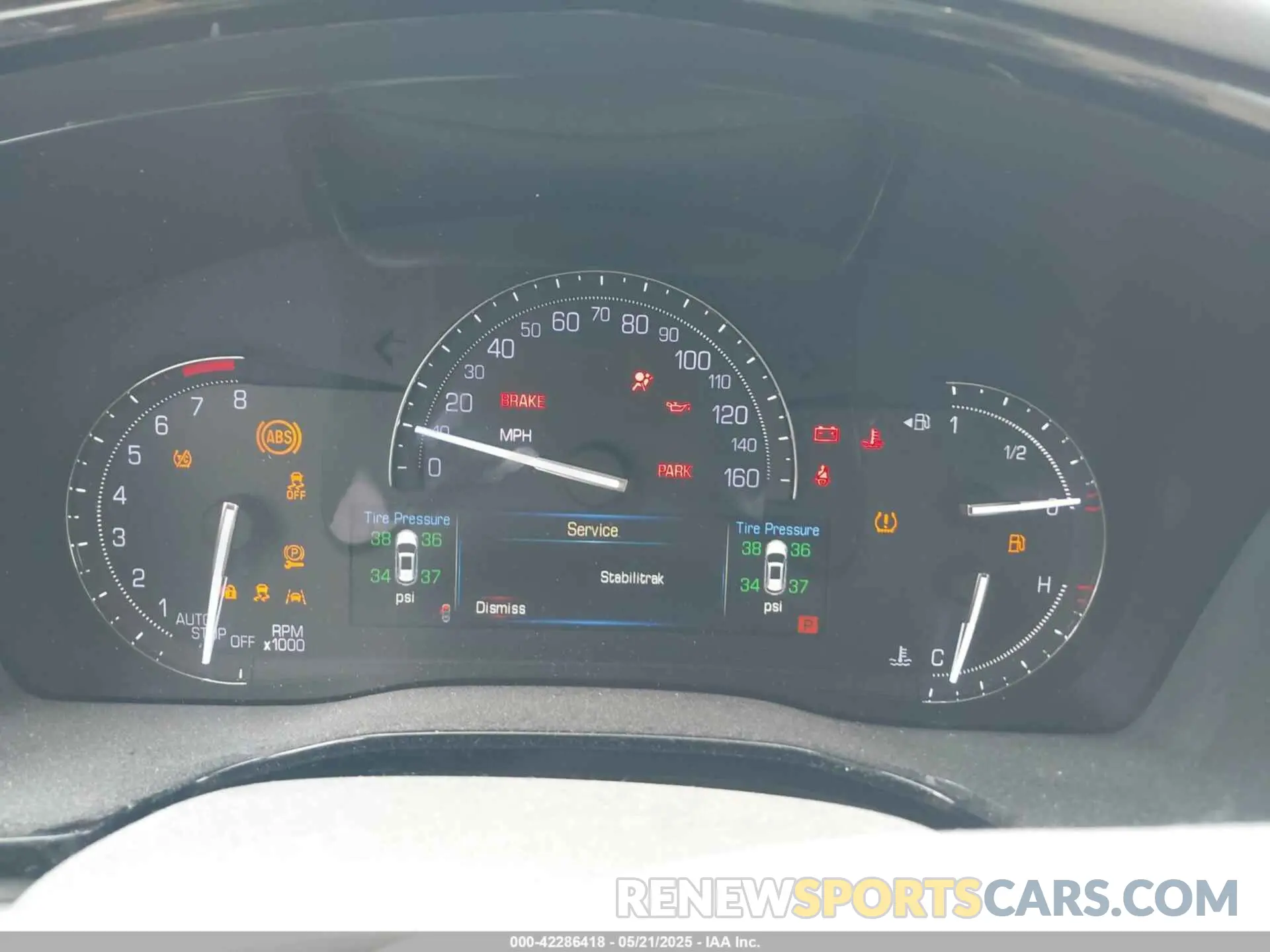 7 Photograph of a damaged car 1GYKNCRS9KZ198215 CADILLAC XT5 2019