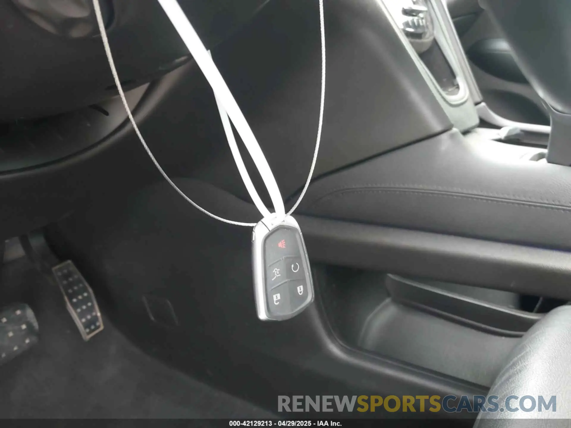 11 Photograph of a damaged car 1GYKNCRSXKZ286643 CADILLAC XT5 2019