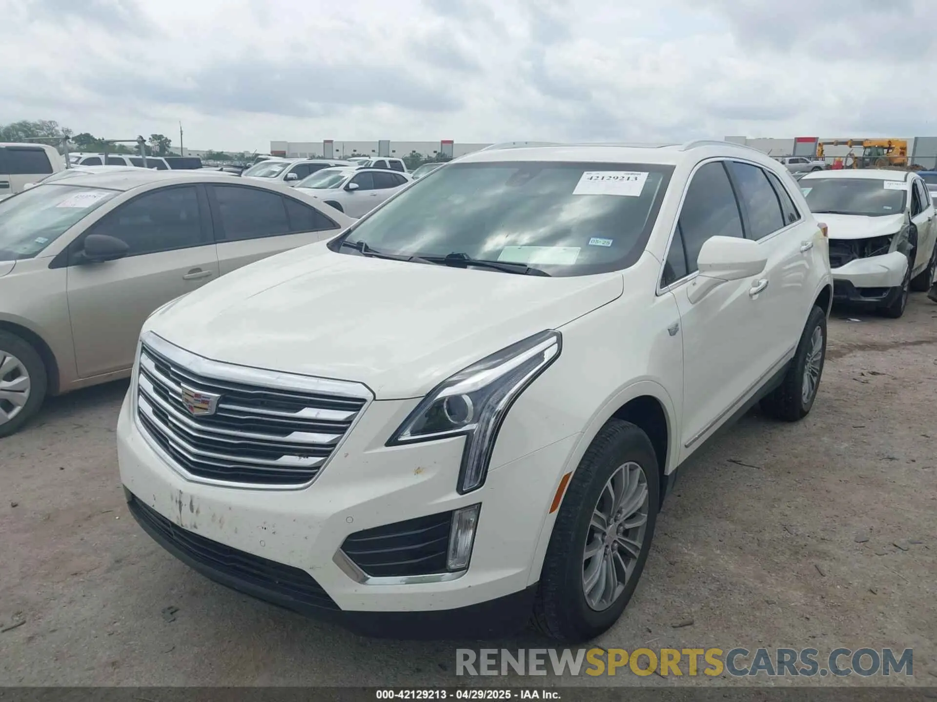 2 Photograph of a damaged car 1GYKNCRSXKZ286643 CADILLAC XT5 2019
