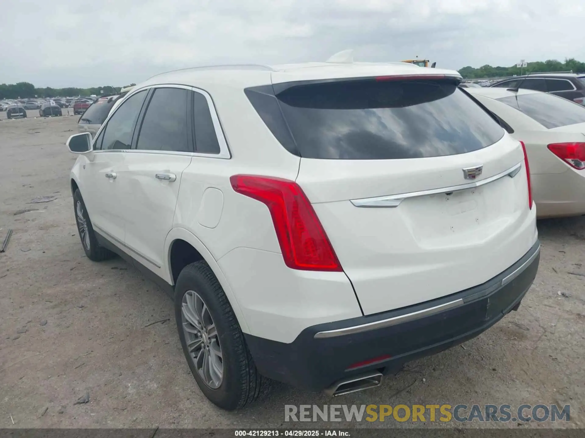 3 Photograph of a damaged car 1GYKNCRSXKZ286643 CADILLAC XT5 2019