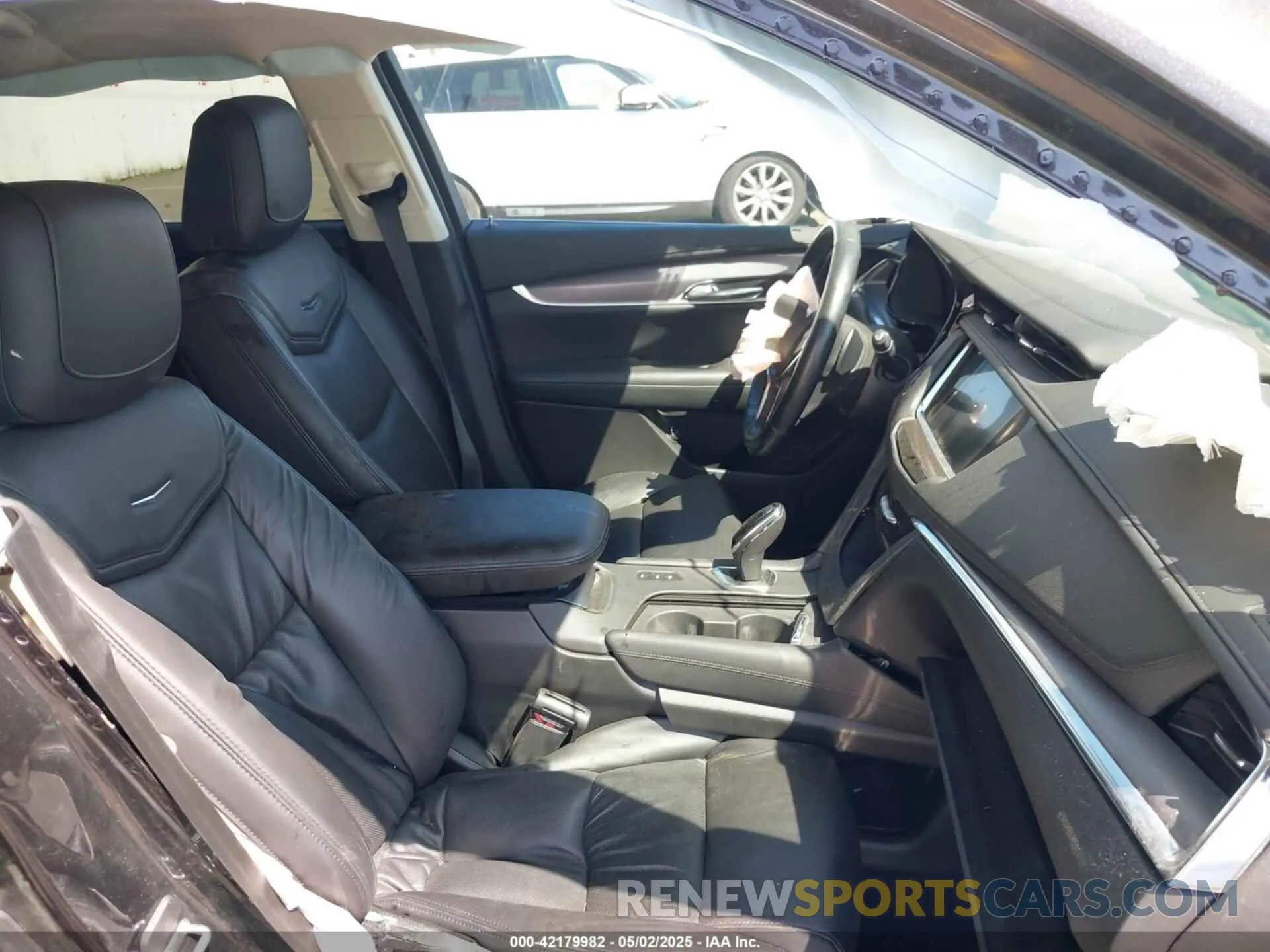 5 Photograph of a damaged car 1GYKNDRS0KZ171524 CADILLAC XT5 2019