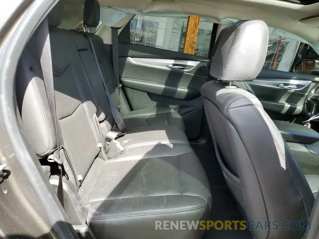 11 Photograph of a damaged car 1GYKNDRS0KZ229941 CADILLAC XT5 2019
