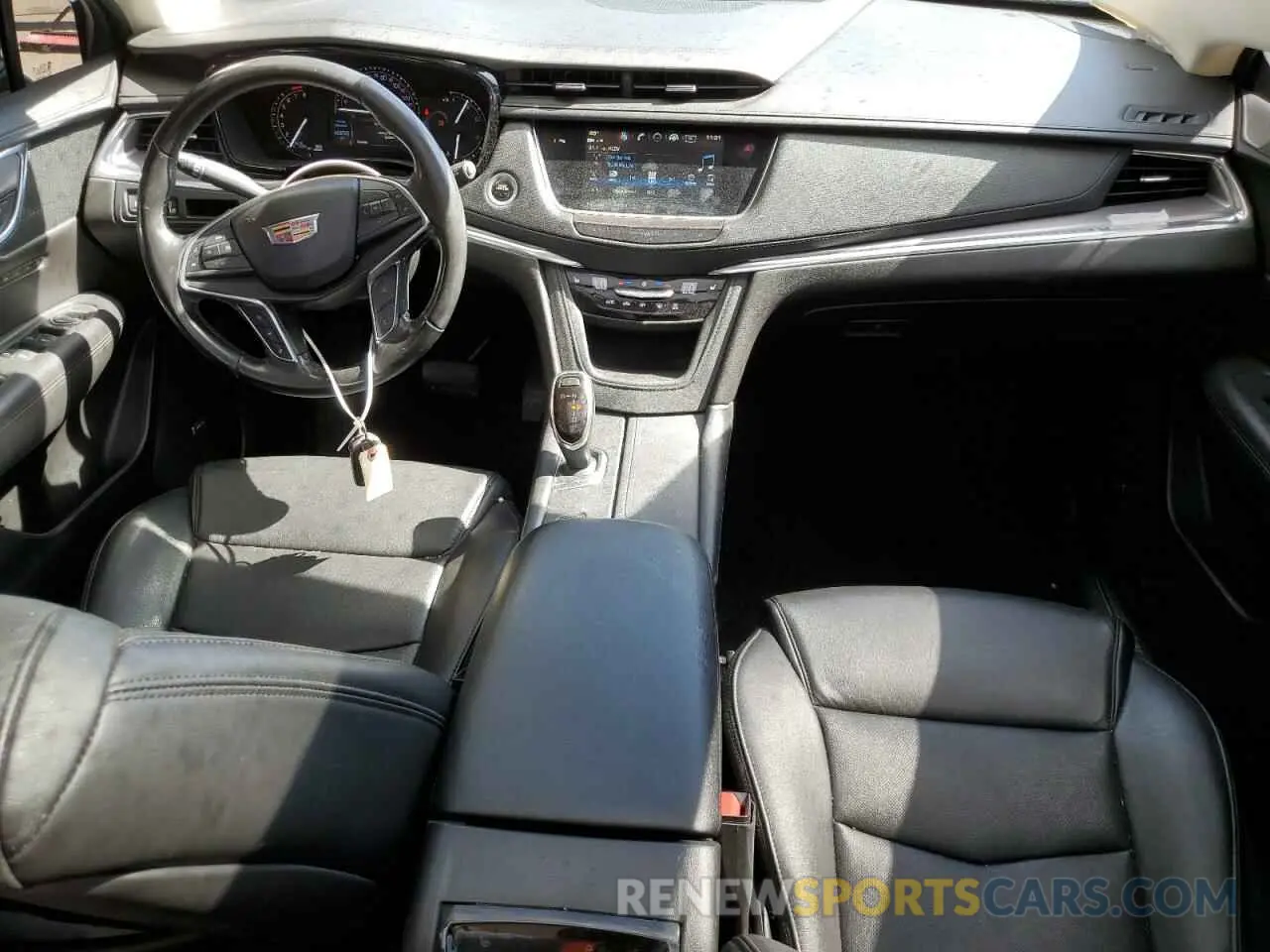 8 Photograph of a damaged car 1GYKNDRS0KZ229941 CADILLAC XT5 2019