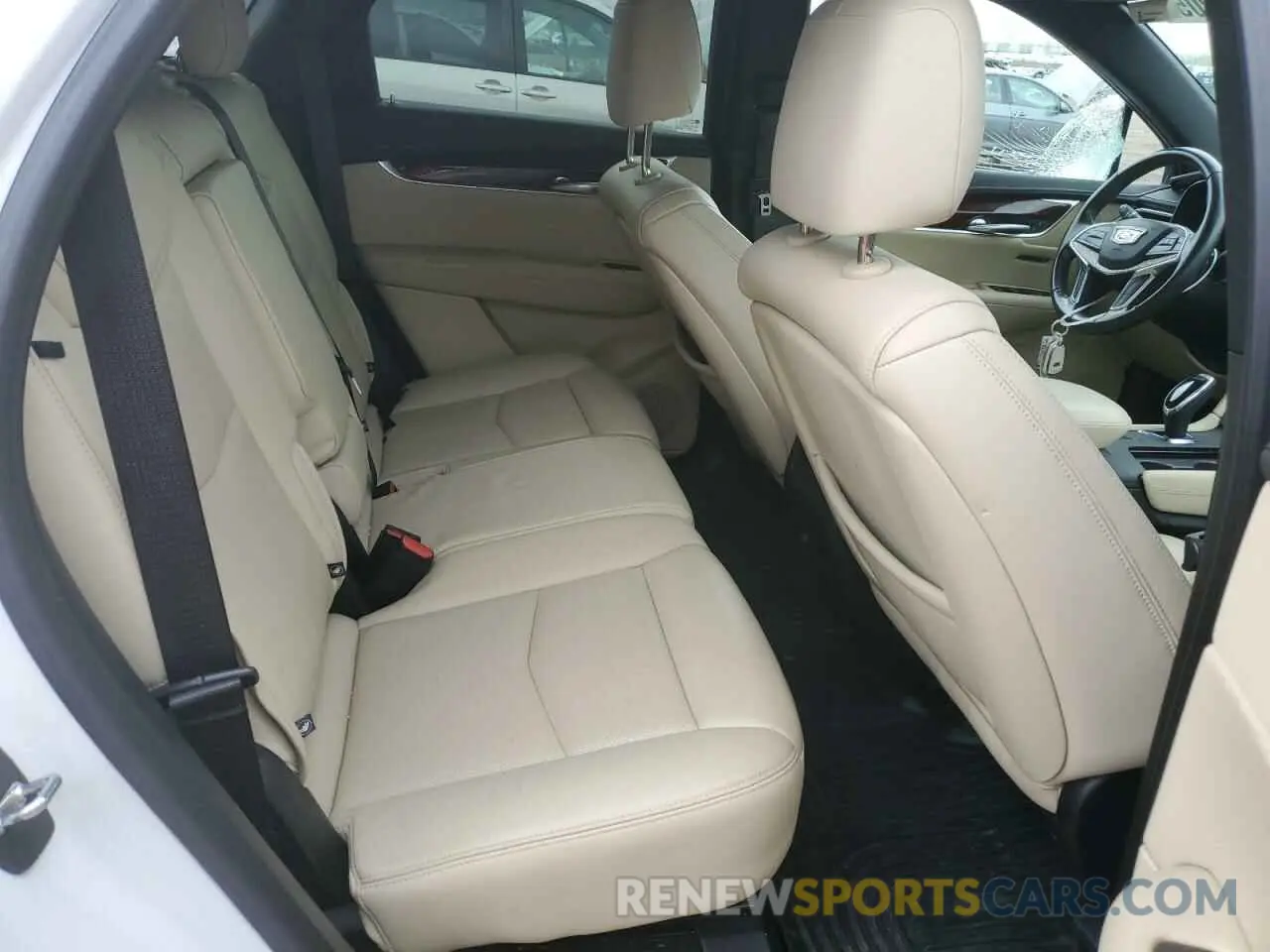 10 Photograph of a damaged car 1GYKNDRS2KZ200764 CADILLAC XT5 2019