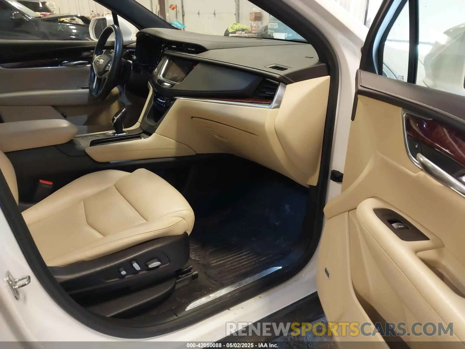 5 Photograph of a damaged car 1GYKNDRS3KZ149162 CADILLAC XT5 2019