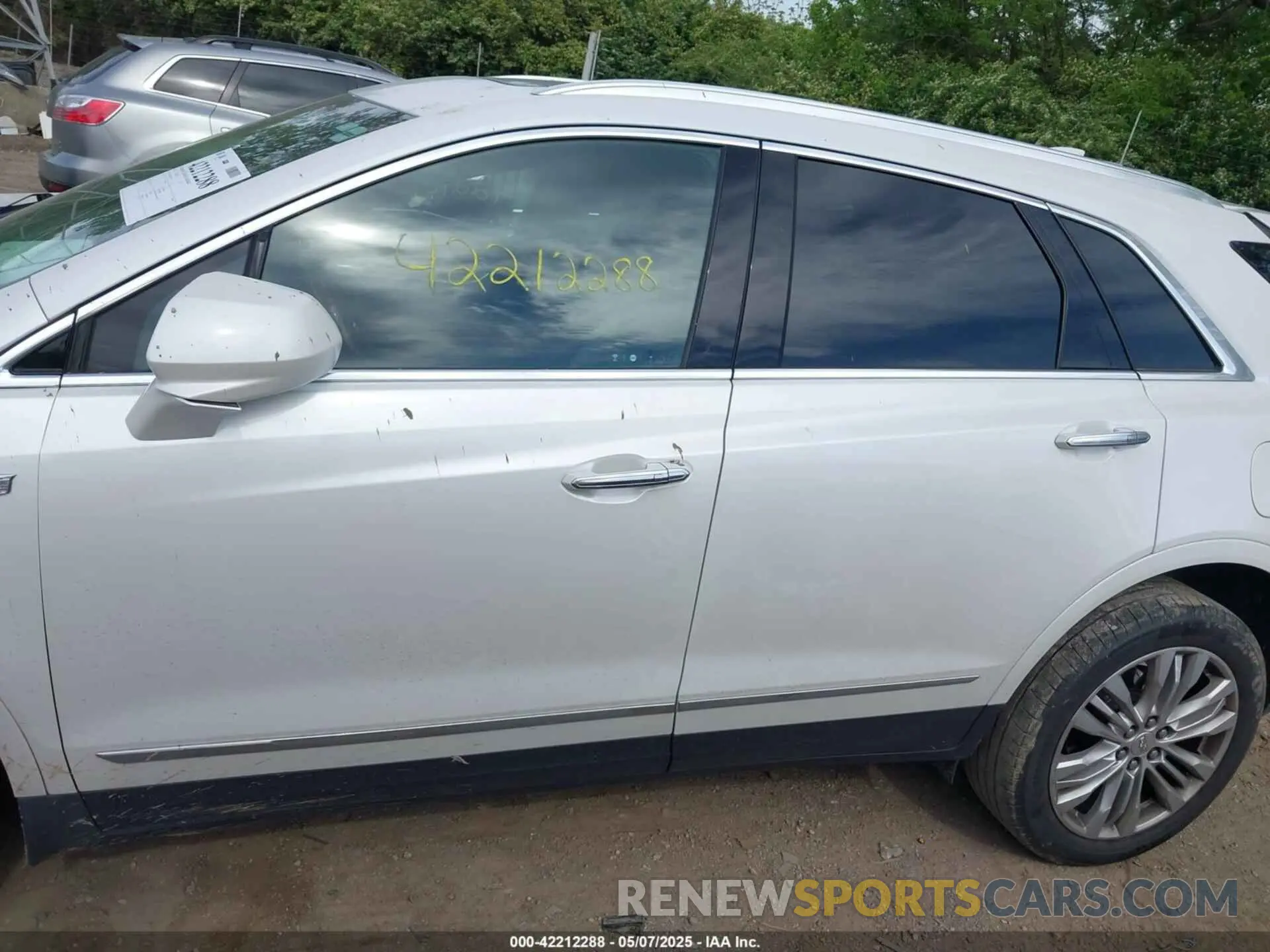 14 Photograph of a damaged car 1GYKNDRS3KZ301148 CADILLAC XT5 2019