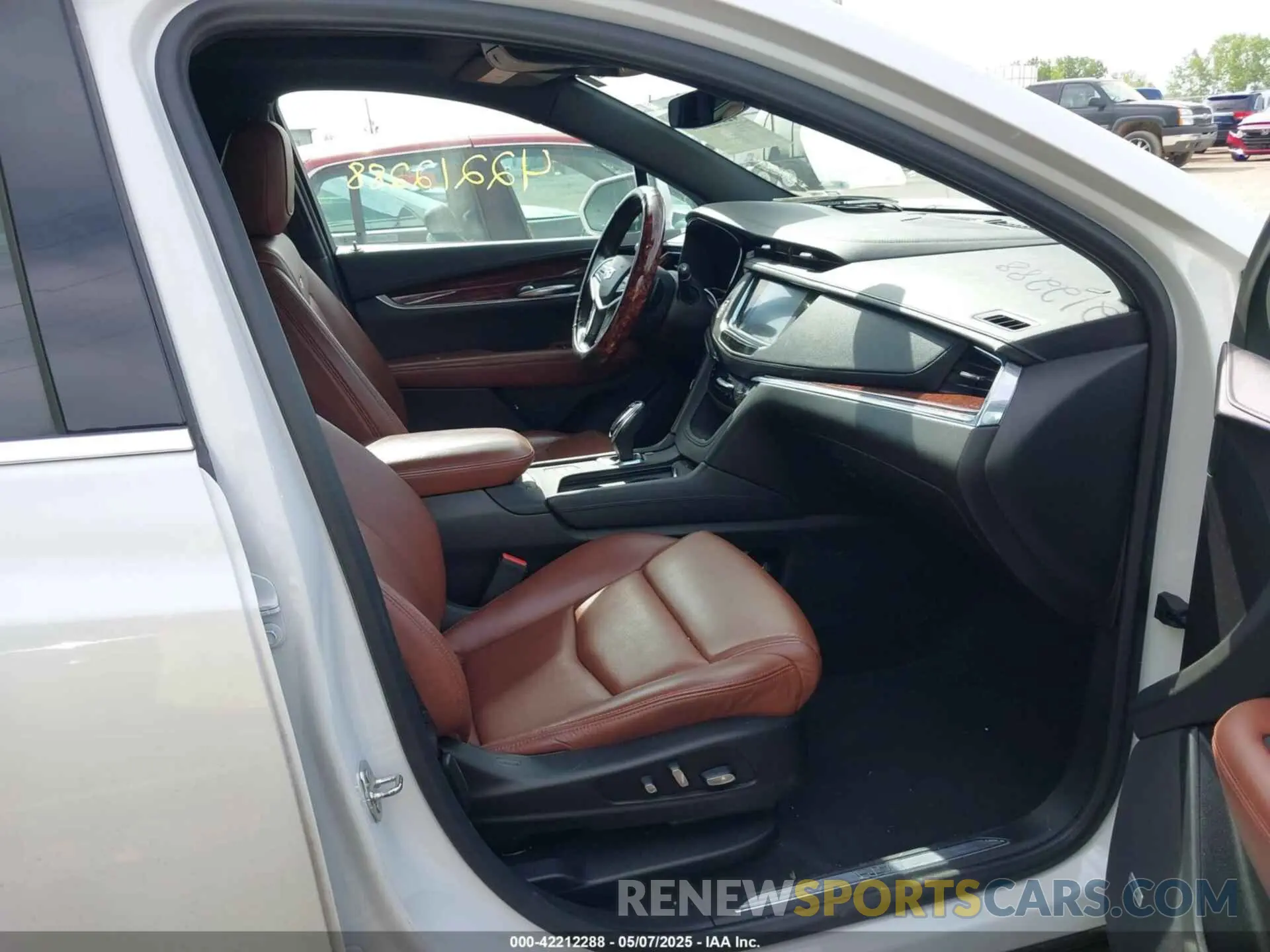 5 Photograph of a damaged car 1GYKNDRS3KZ301148 CADILLAC XT5 2019