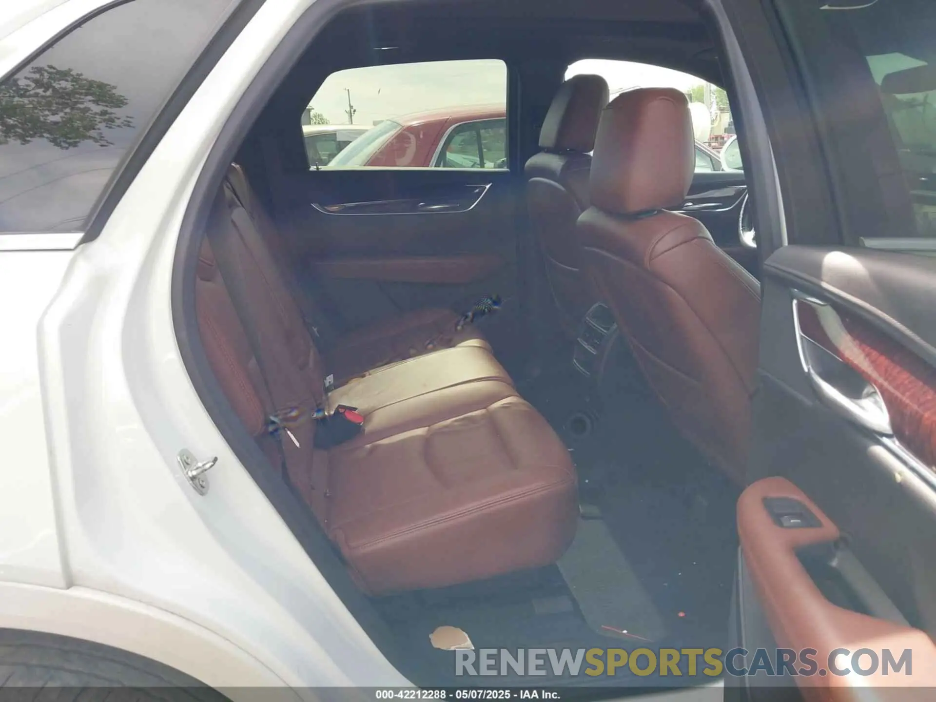 8 Photograph of a damaged car 1GYKNDRS3KZ301148 CADILLAC XT5 2019