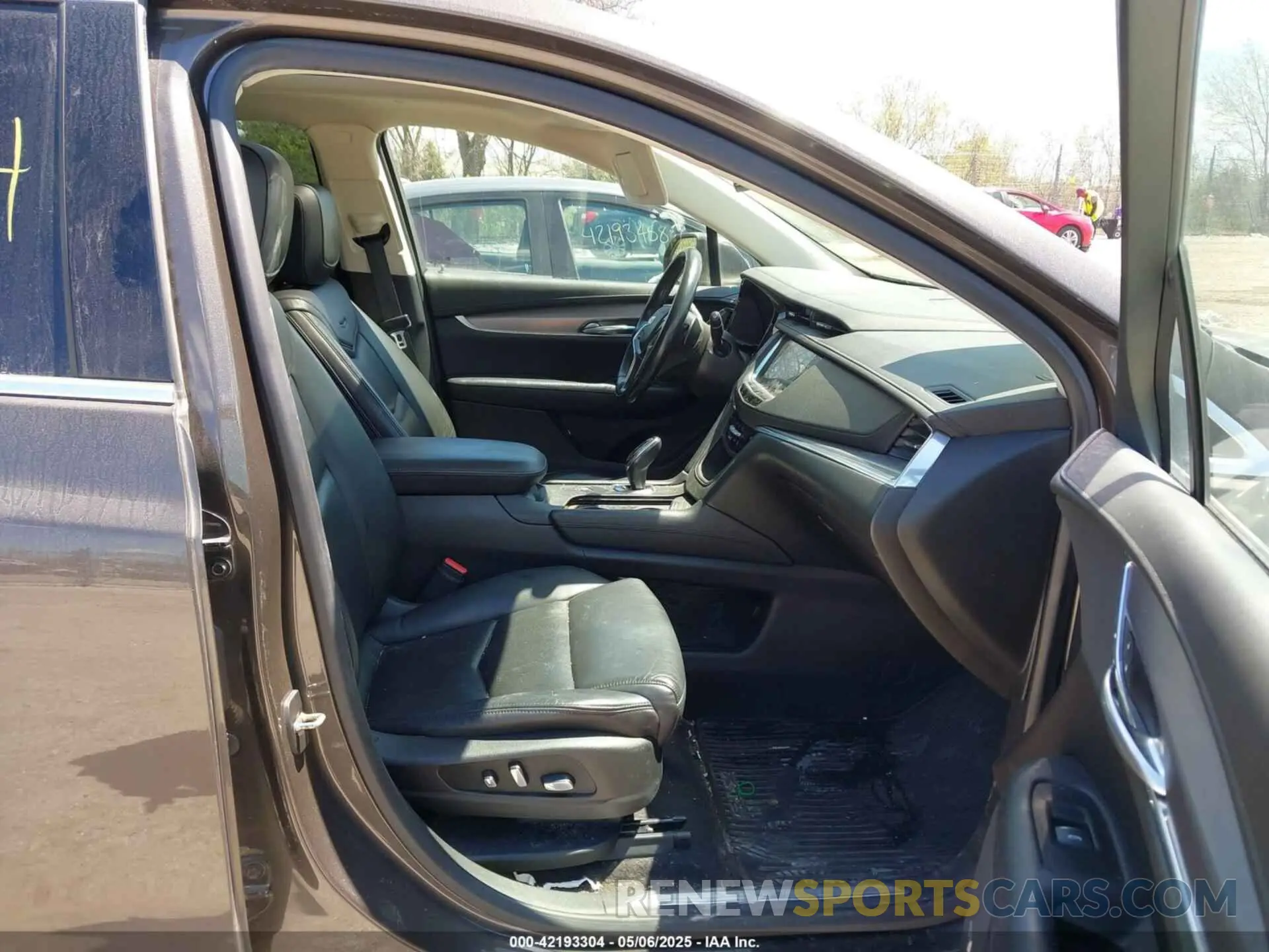 5 Photograph of a damaged car 1GYKNDRS4KZ153348 CADILLAC XT5 2019
