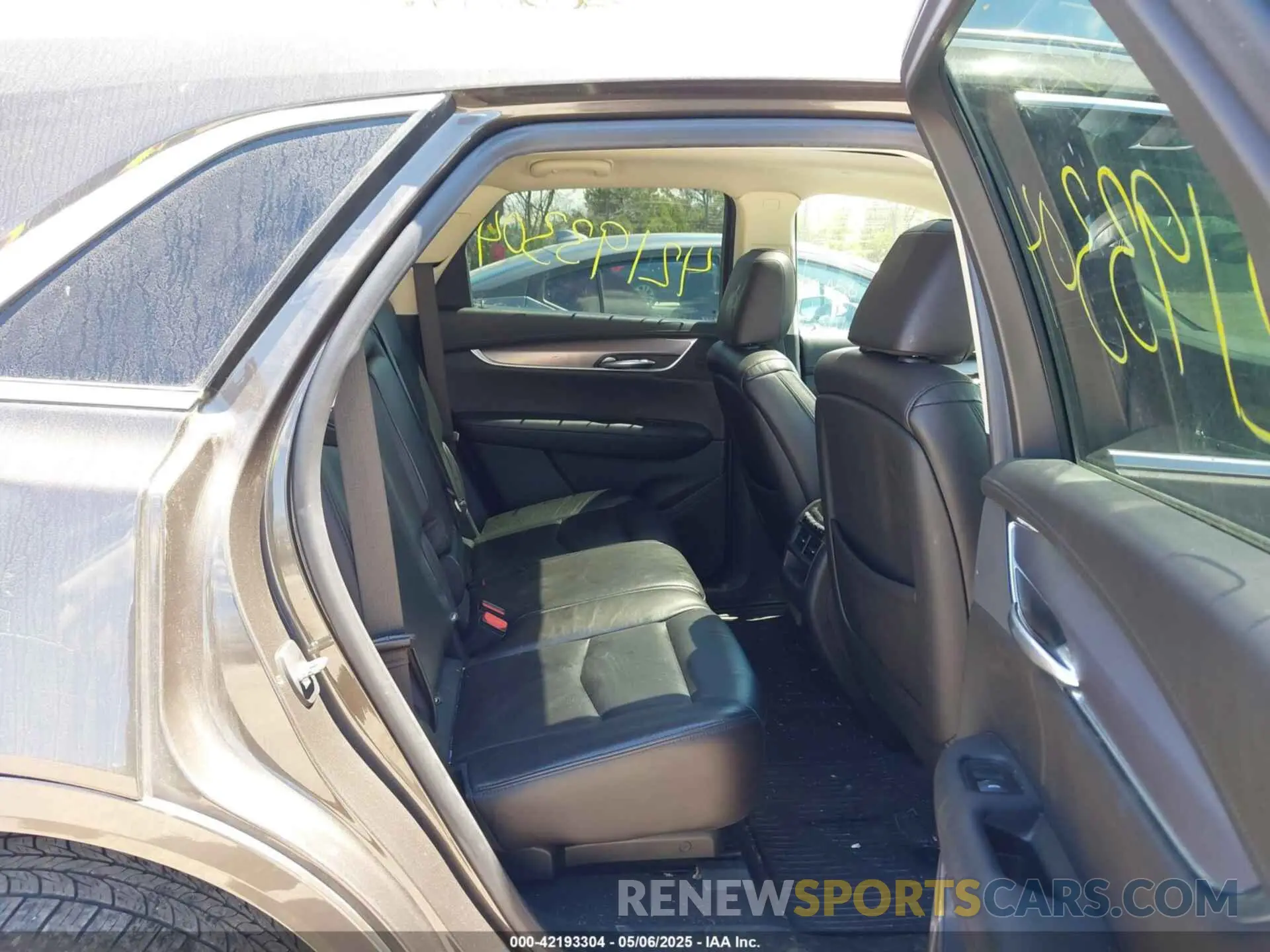 8 Photograph of a damaged car 1GYKNDRS4KZ153348 CADILLAC XT5 2019