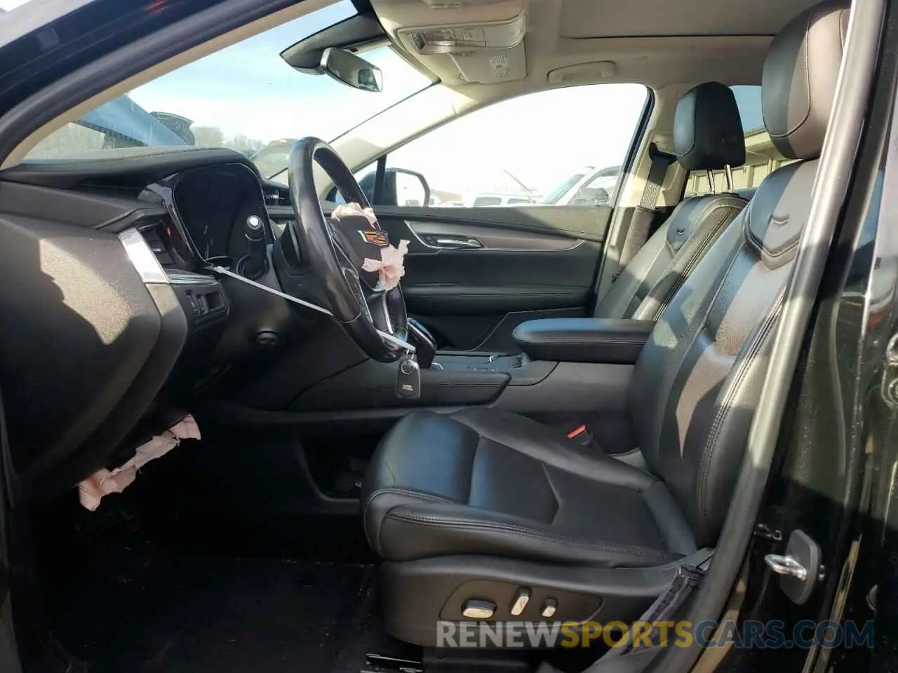 7 Photograph of a damaged car 1GYKNDRS4KZ206002 CADILLAC XT5 2019
