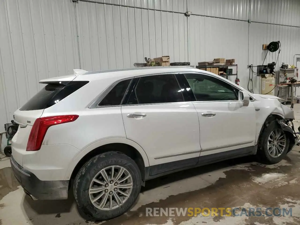 3 Photograph of a damaged car 1GYKNDRS5KZ106863 CADILLAC XT5 2019