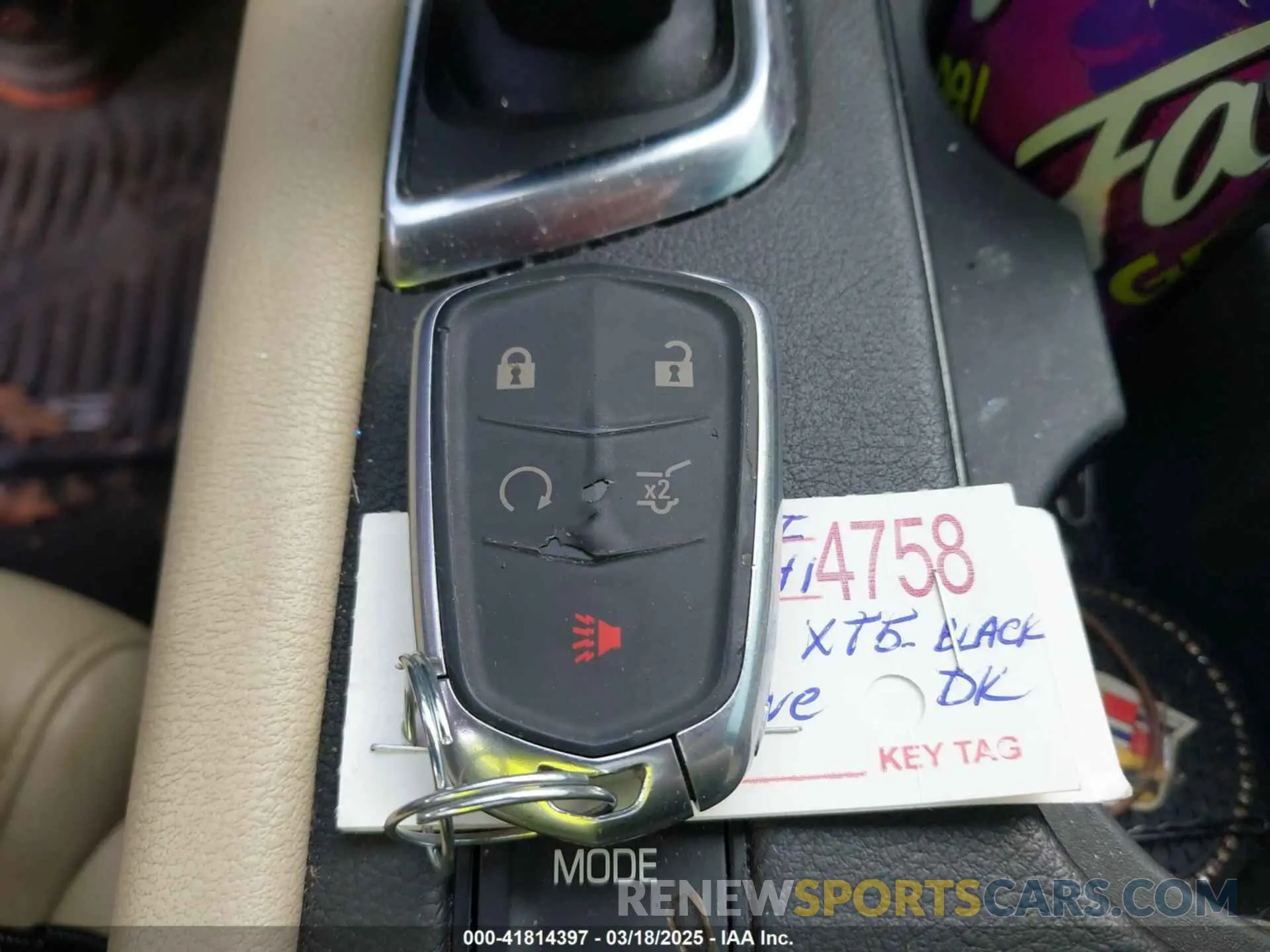 11 Photograph of a damaged car 1GYKNDRS5KZ172975 CADILLAC XT5 2019