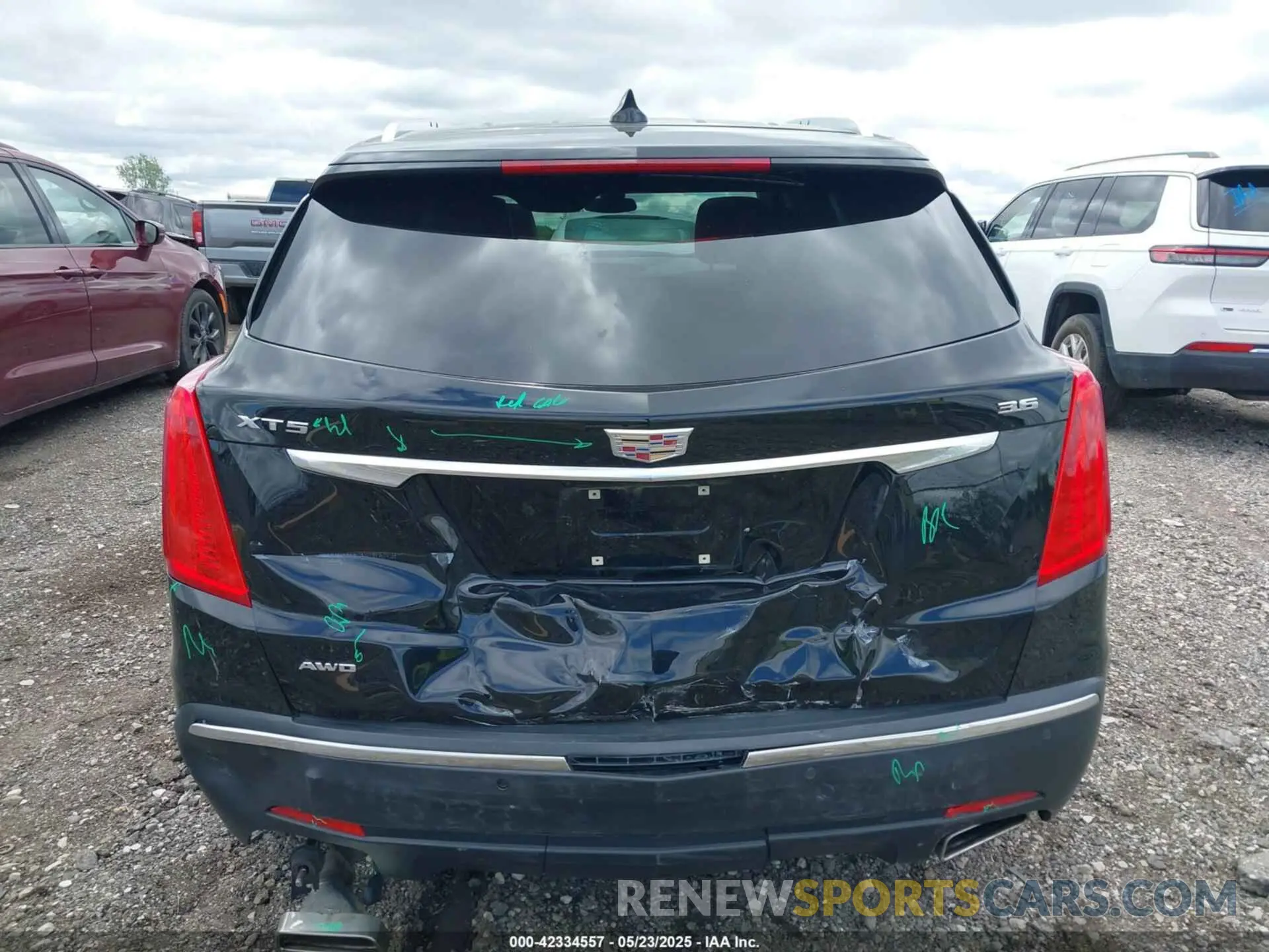 17 Photograph of a damaged car 1GYKNDRS6KZ107892 CADILLAC XT5 2019