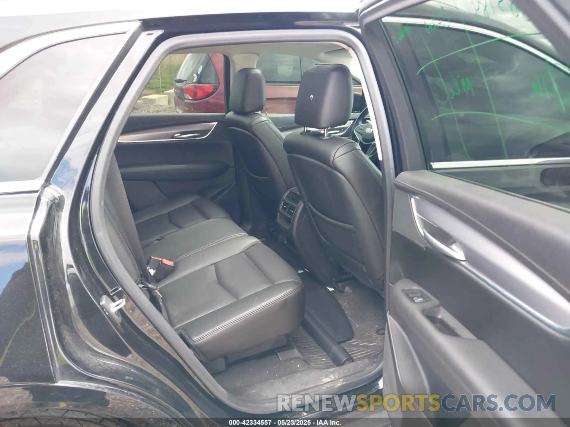 8 Photograph of a damaged car 1GYKNDRS6KZ107892 CADILLAC XT5 2019
