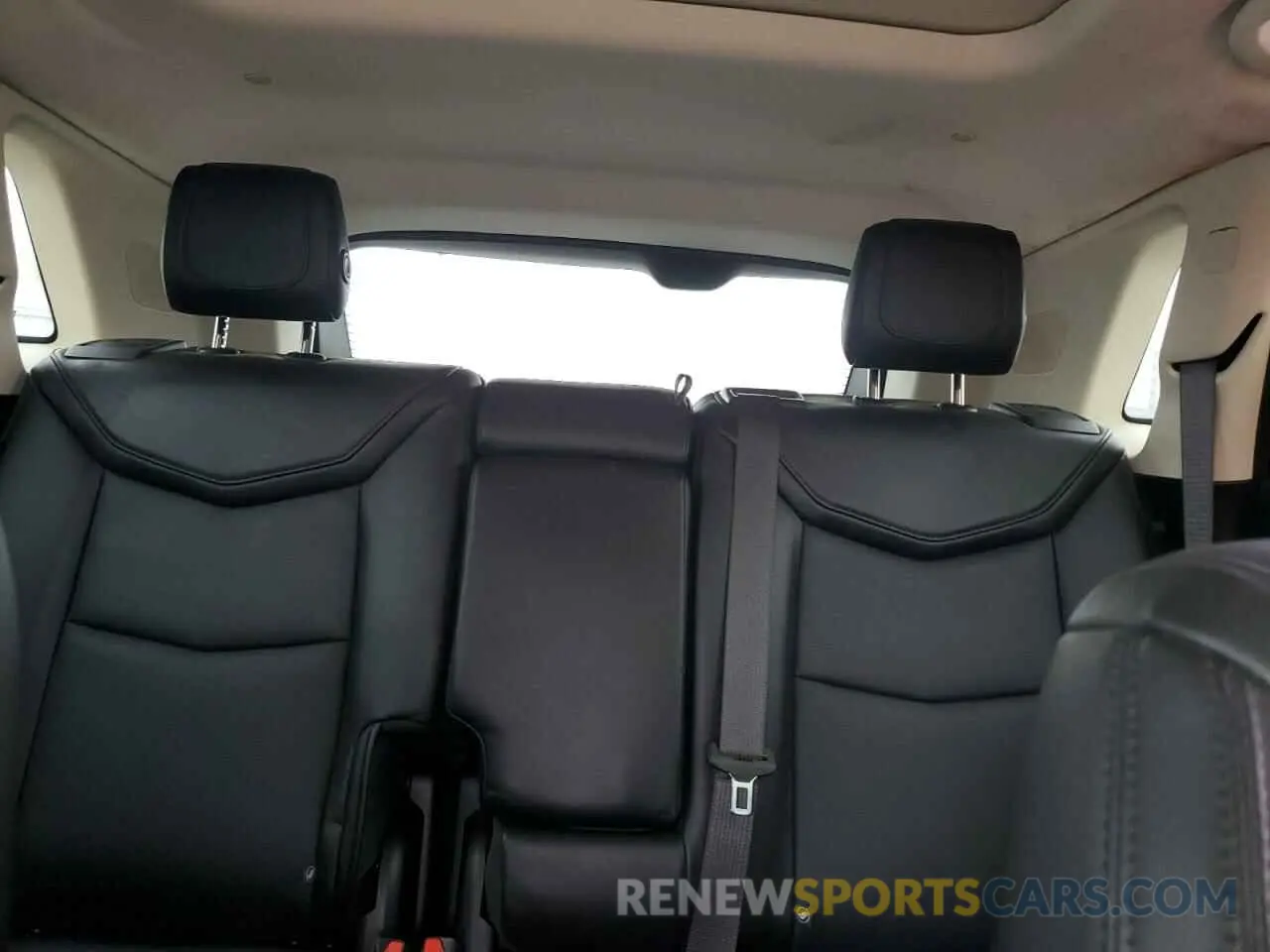 10 Photograph of a damaged car 1GYKNDRS7KZ171794 CADILLAC XT5 2019