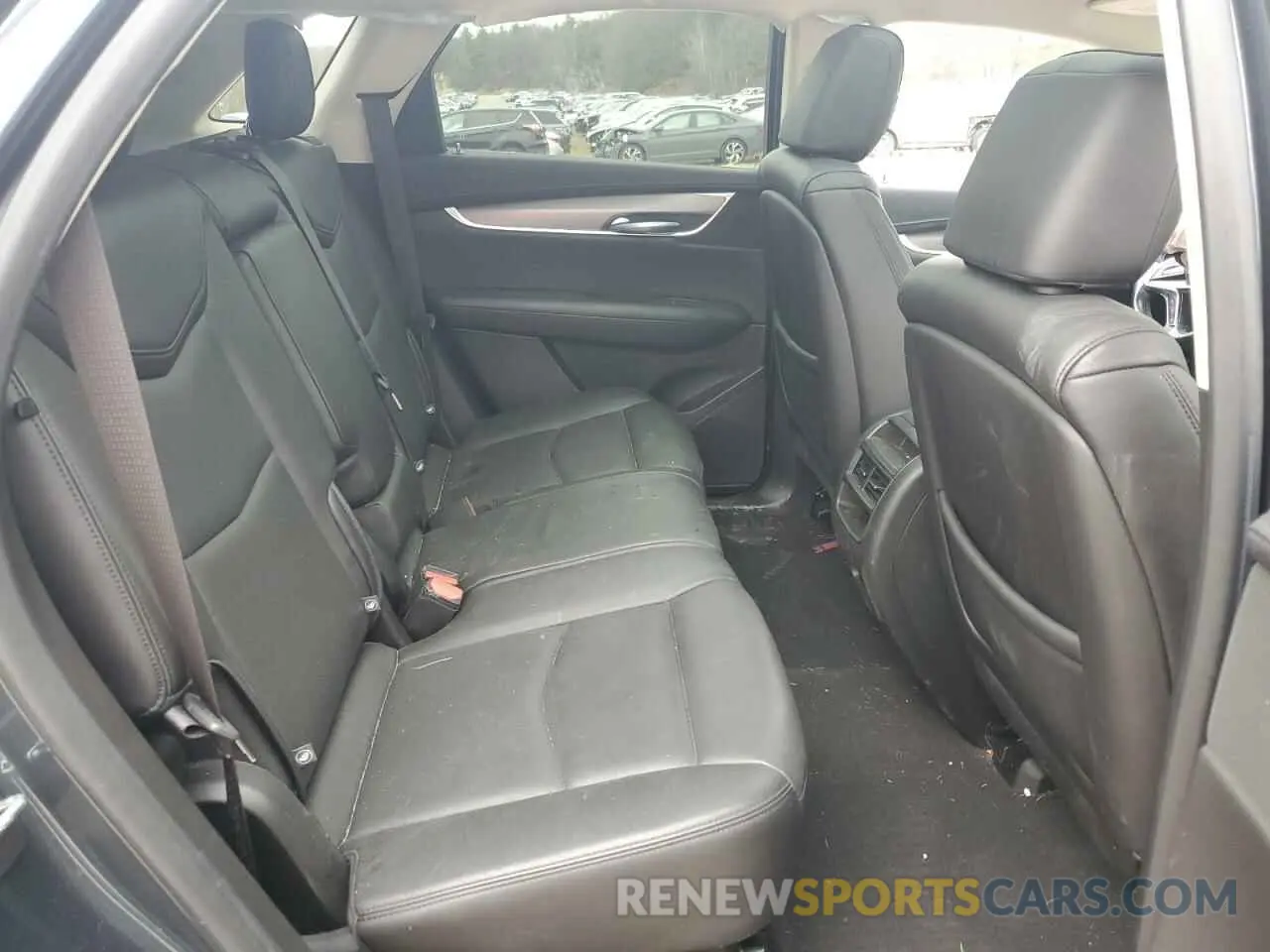 10 Photograph of a damaged car 1GYKNDRS7KZ230438 CADILLAC XT5 2019
