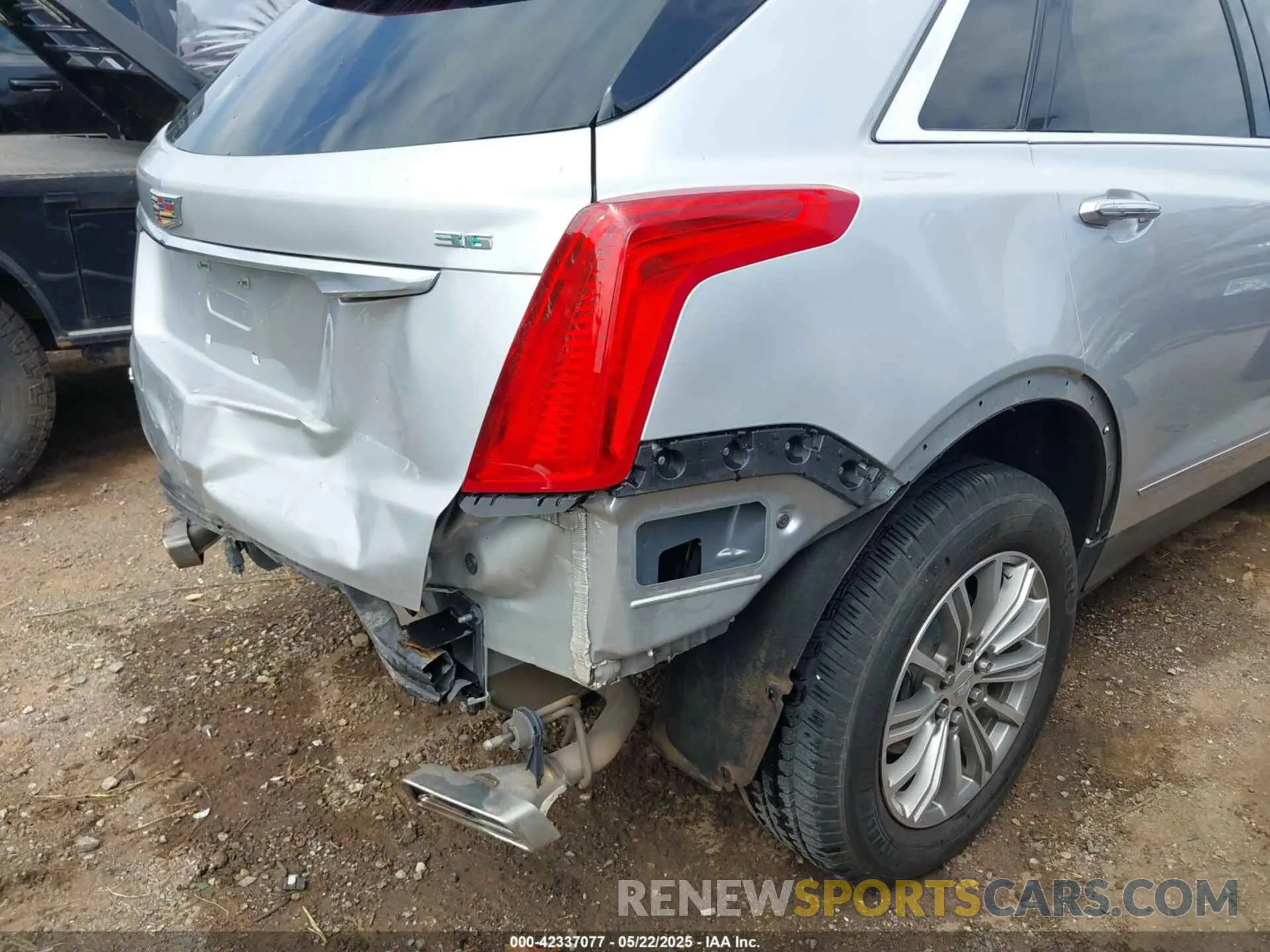 6 Photograph of a damaged car 1GYKNDRS7KZ239737 CADILLAC XT5 2019