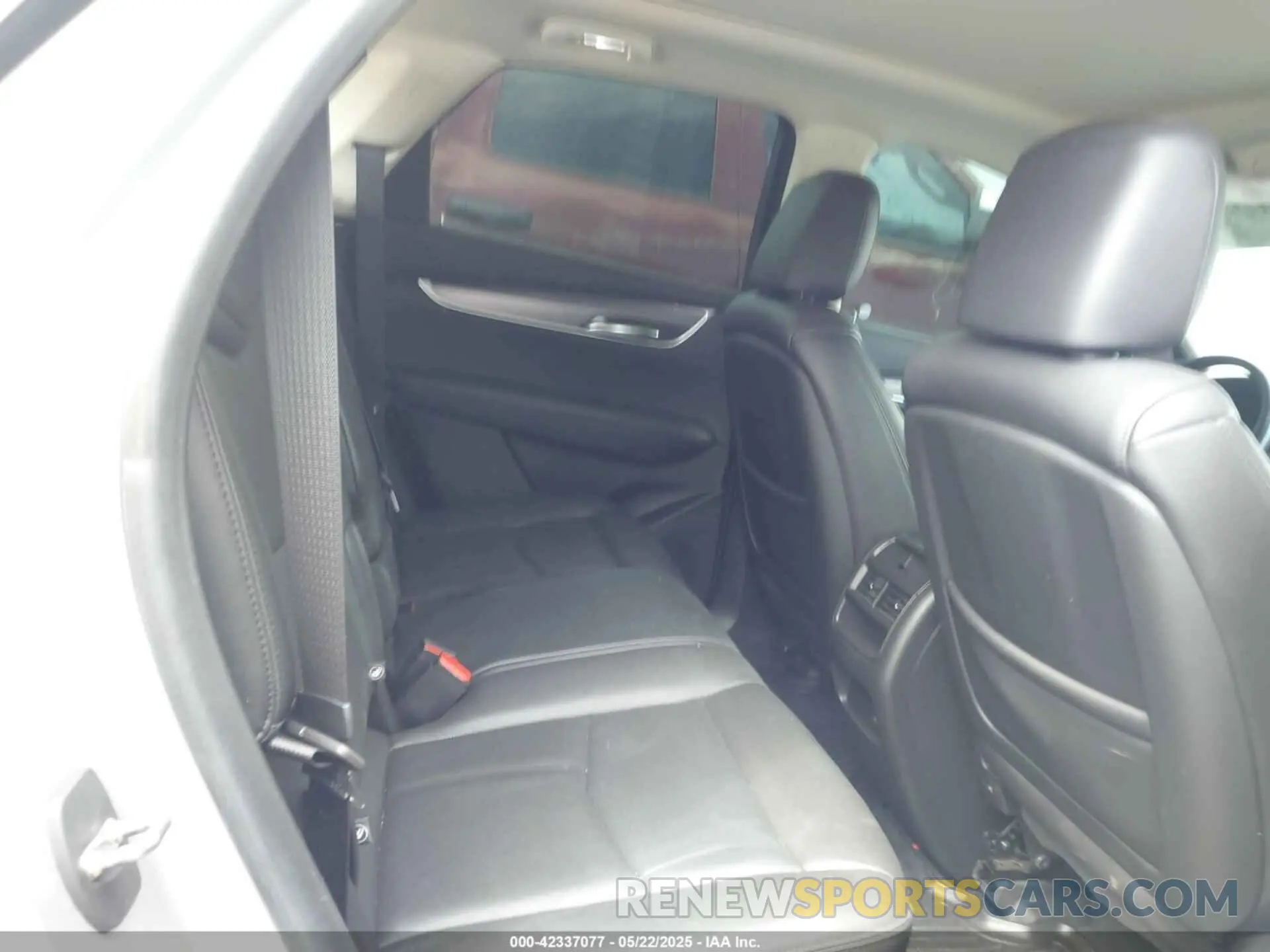 8 Photograph of a damaged car 1GYKNDRS7KZ239737 CADILLAC XT5 2019