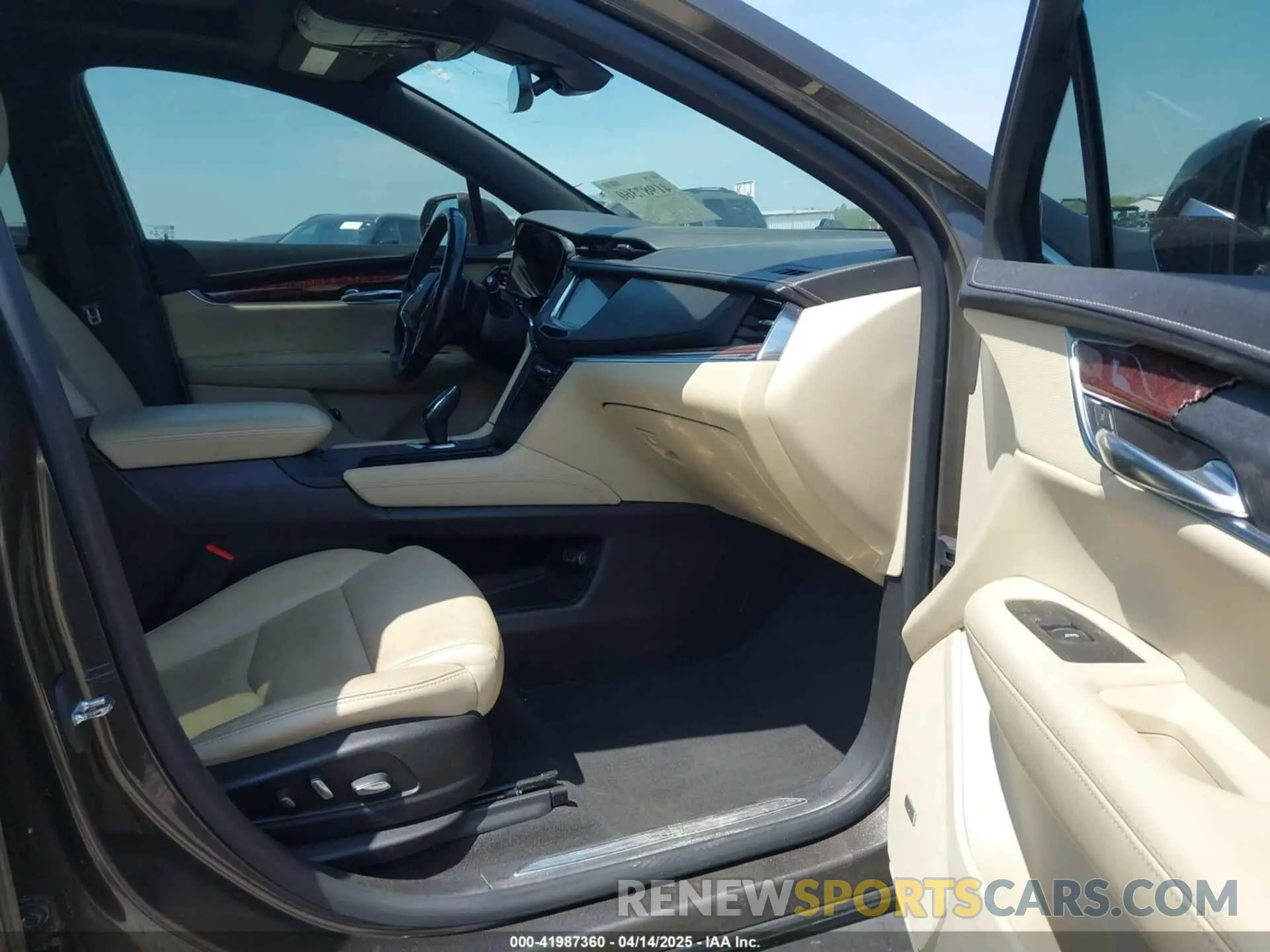 5 Photograph of a damaged car 1GYKNDRS9KZ235687 CADILLAC XT5 2019