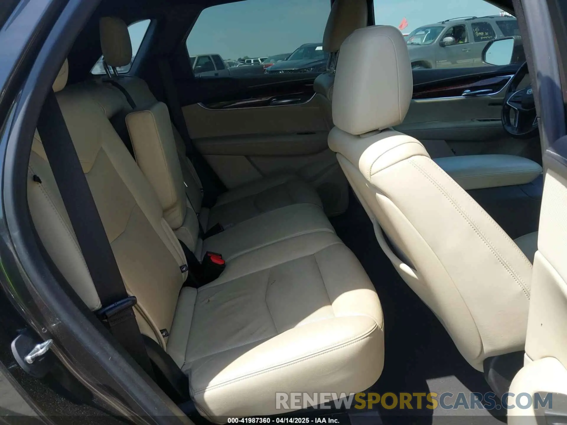 8 Photograph of a damaged car 1GYKNDRS9KZ235687 CADILLAC XT5 2019